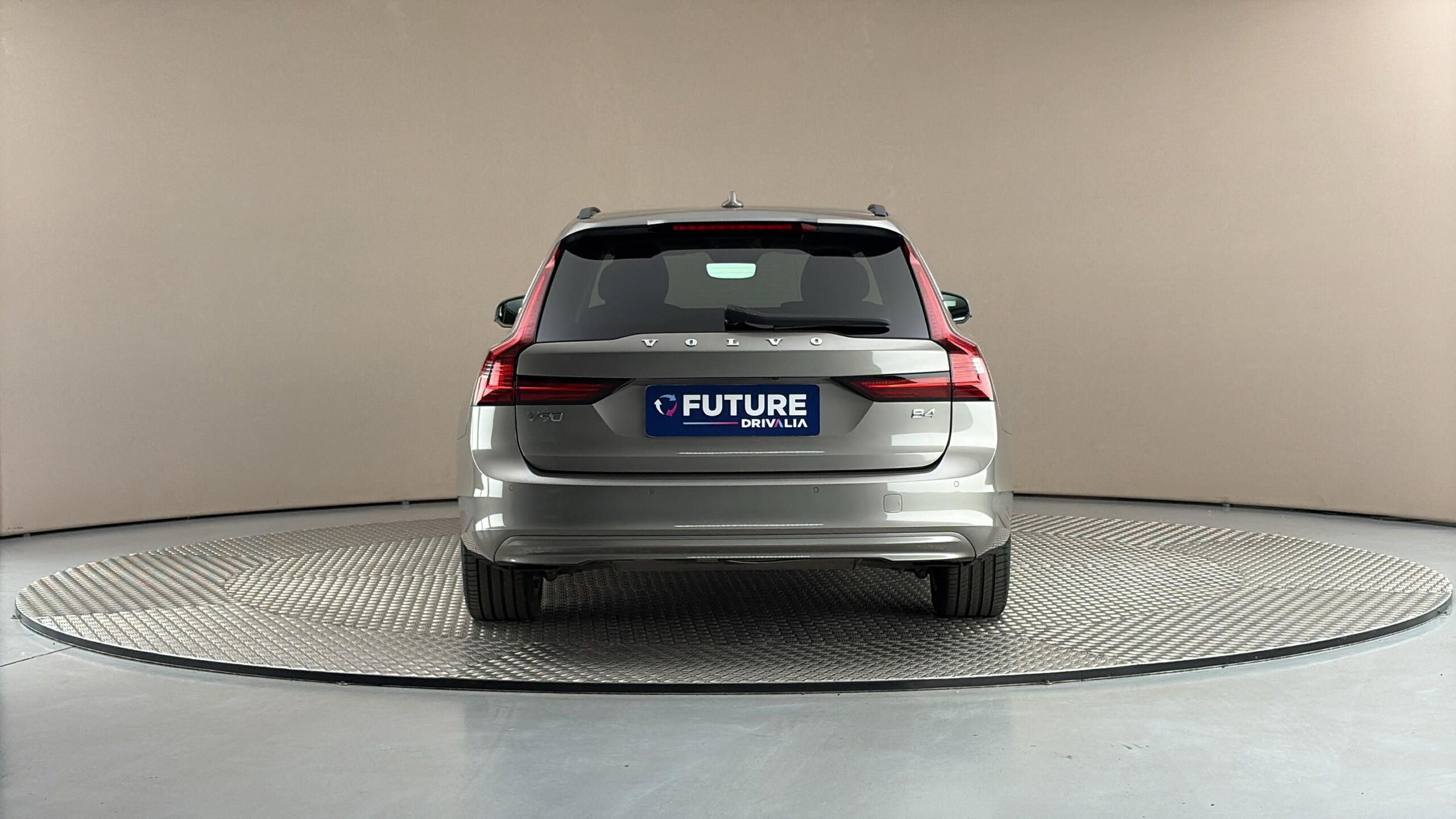 Volvo V90, 2.0 B4 AUT Momentum Pro - fotka 5