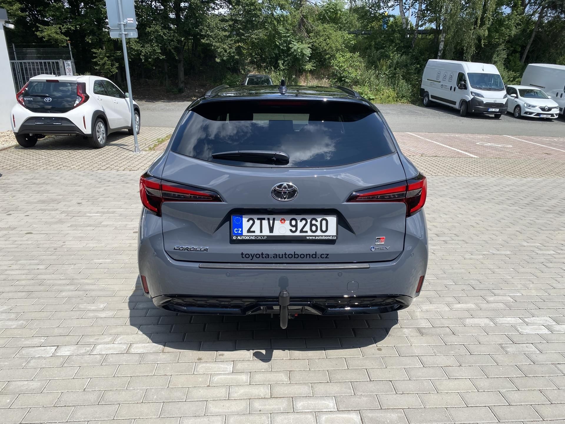 Toyota Corolla, 1.8 GR SPORT + tažné - fotka 5