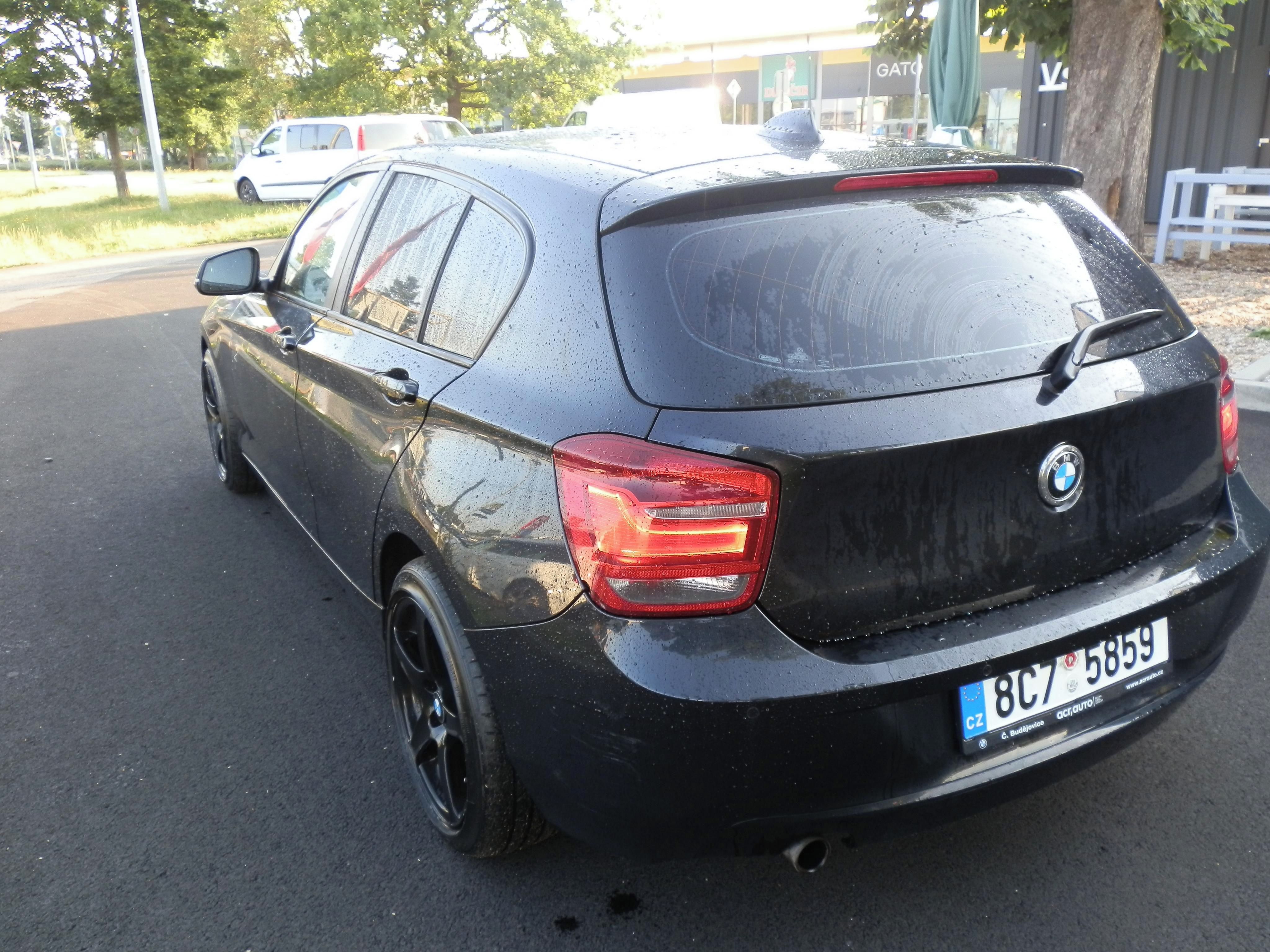 BMW Řada 1, 1,6i - fotka 3