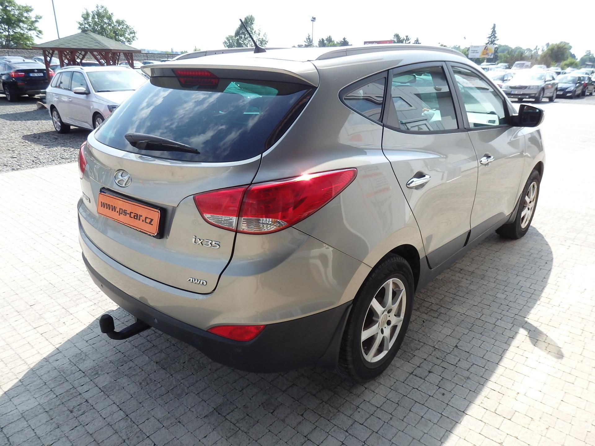 Hyundai ix35, 2.0 16V DIGI. KLIMA,4X4, ZÁVĚS - fotka 4