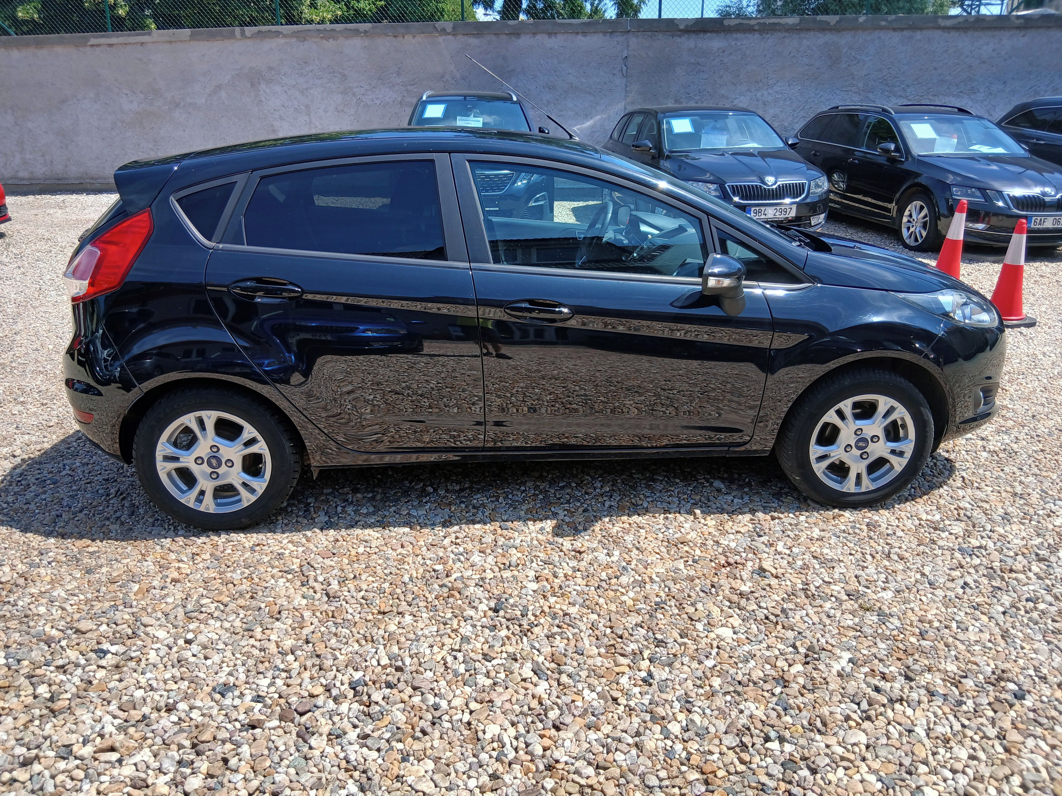Ford Fiesta, 1.0i 59KW Klima 5dveří - fotka 4