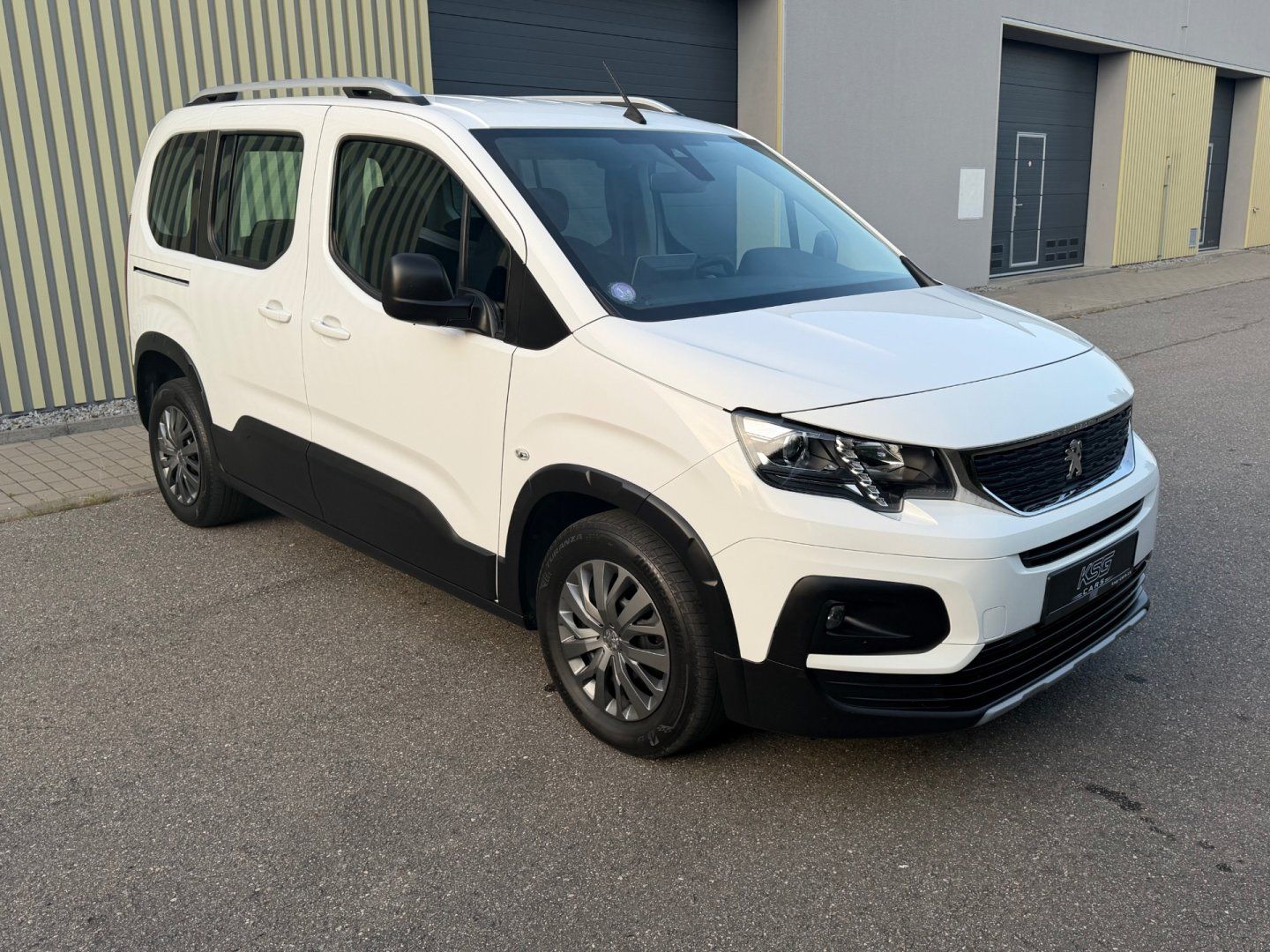 Peugeot Rifter, 1.2PT 81kW ALLURE! Navigace! - fotka 4