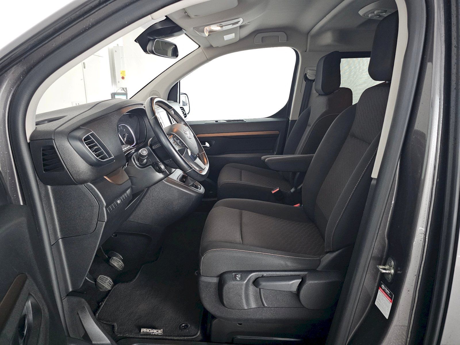 Toyota Proace Verso, 2.0D 106kW MT FAMILY 8S L1 - fotka 6