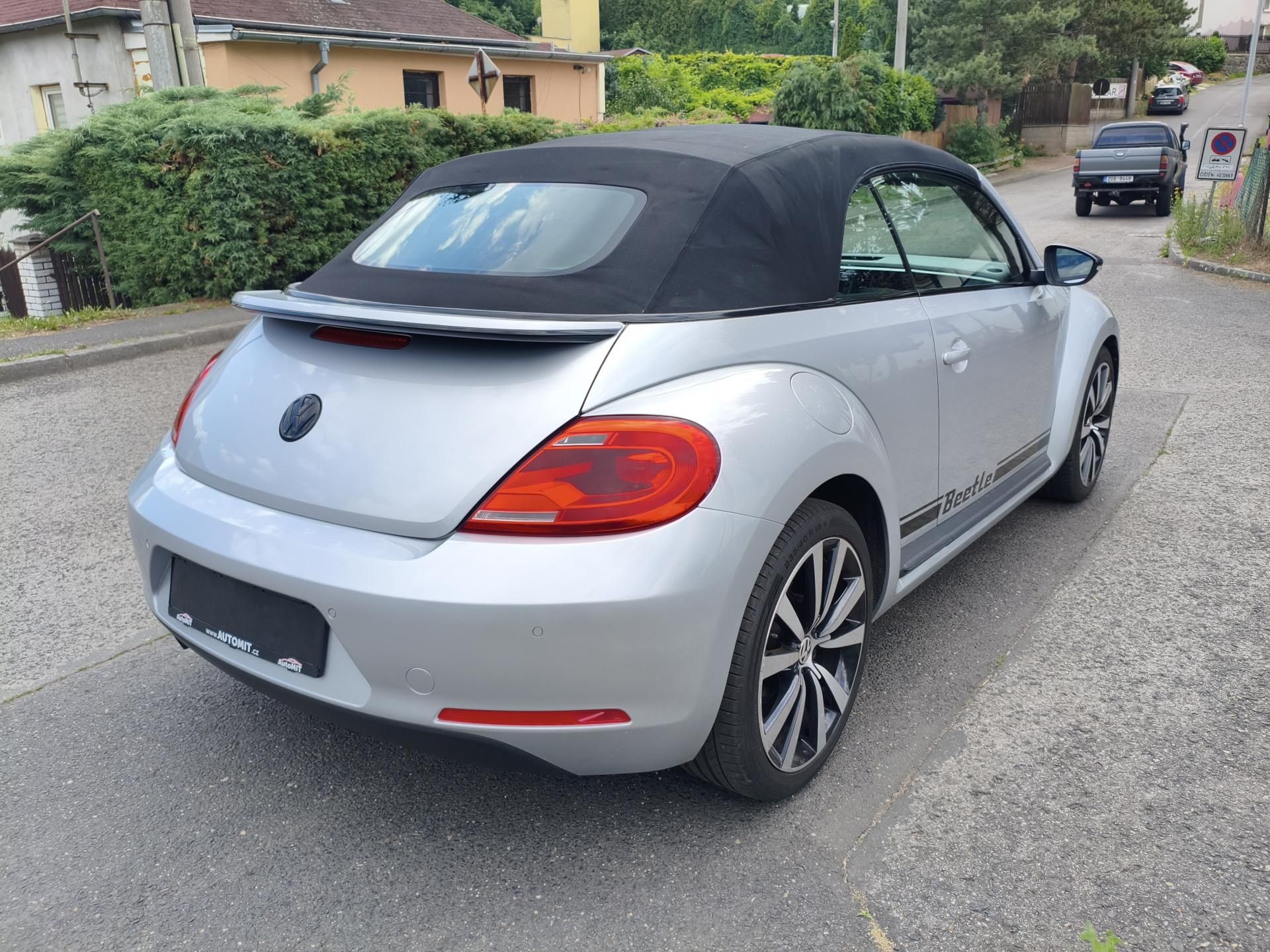 Volkswagen Beetle, 1,2 TSI Cabrio Sport - fotka 6