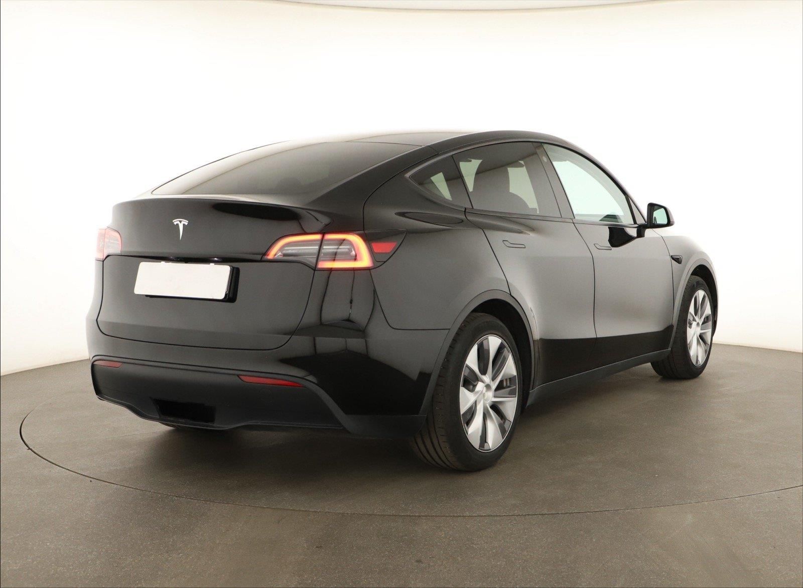 Tesla Model Y, RWD LFP 60kWh, SoH 93% - fotka 5