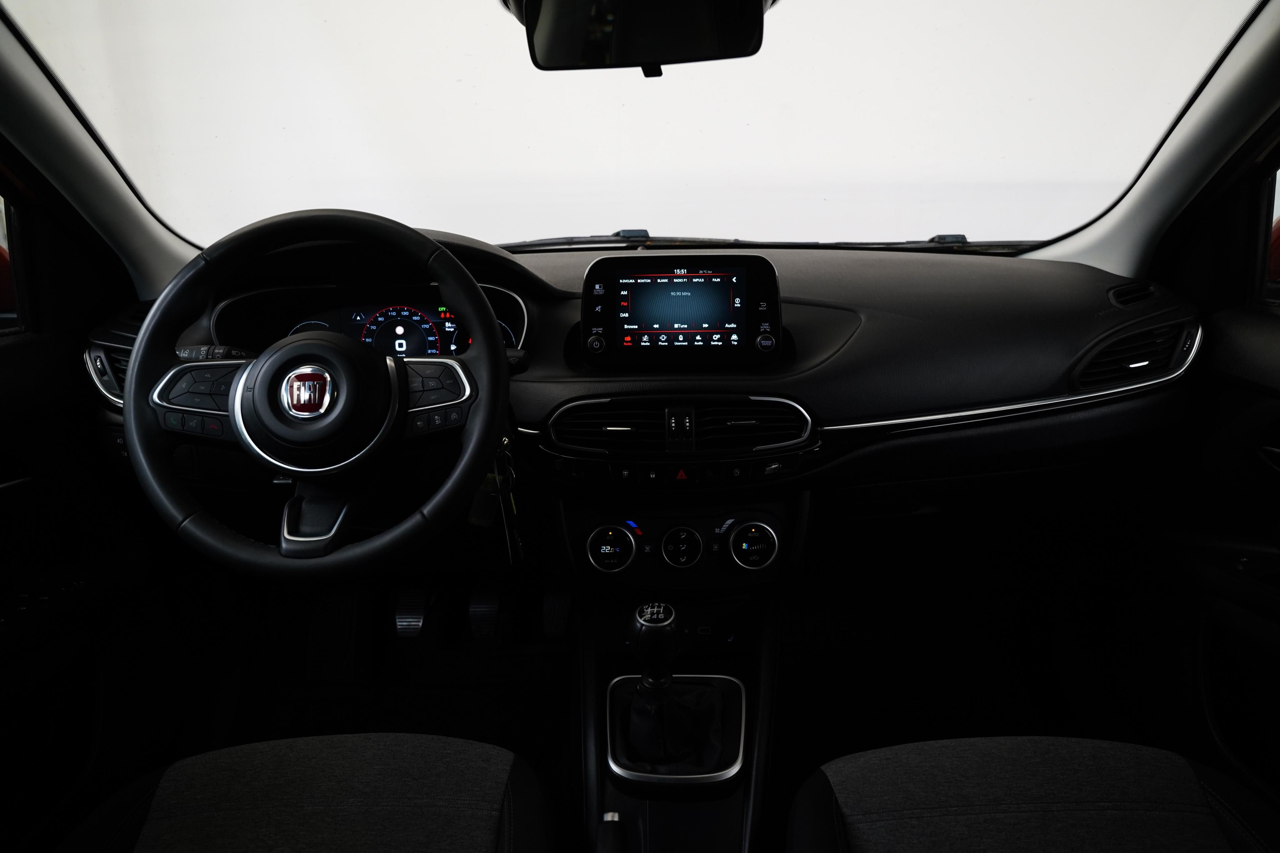 Fiat Tipo, 1.6 MultiJet 96 kW HB CROSS - fotka 6