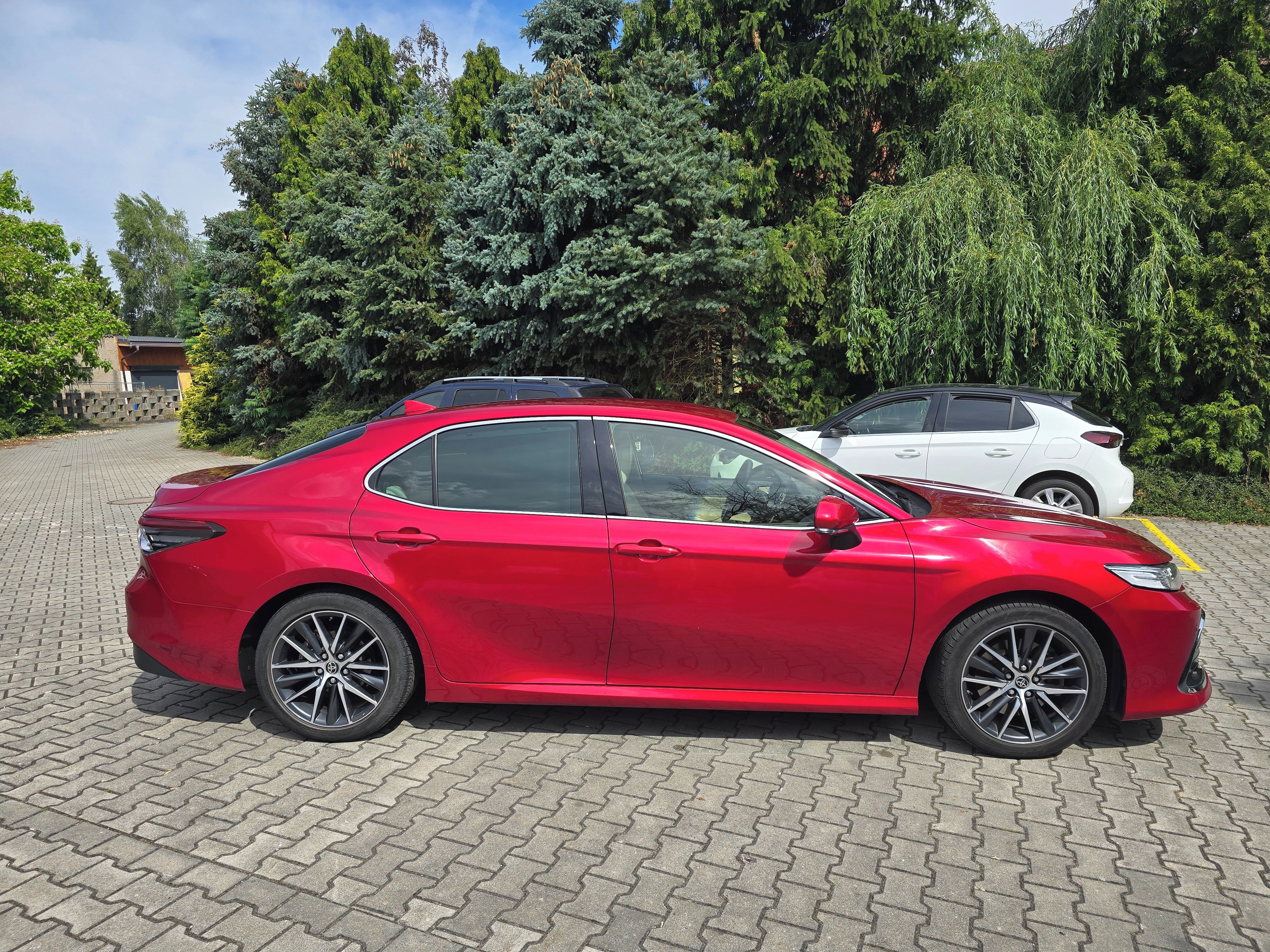Toyota Camry, 2.5 Hybrid e-CVT EXECUTIVE VIP - fotka 6