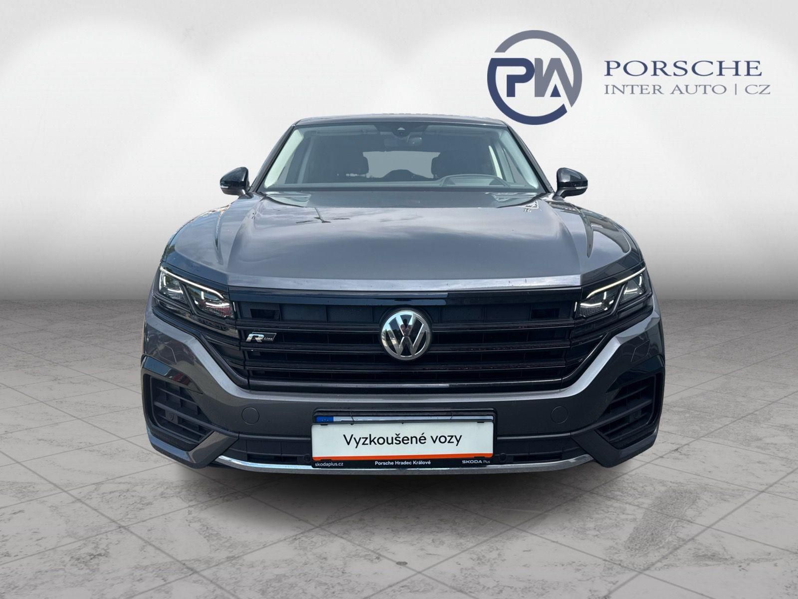 Volkswagen Touareg, R-Line 3.0TDI 210kW A8 4x4 - fotka 4