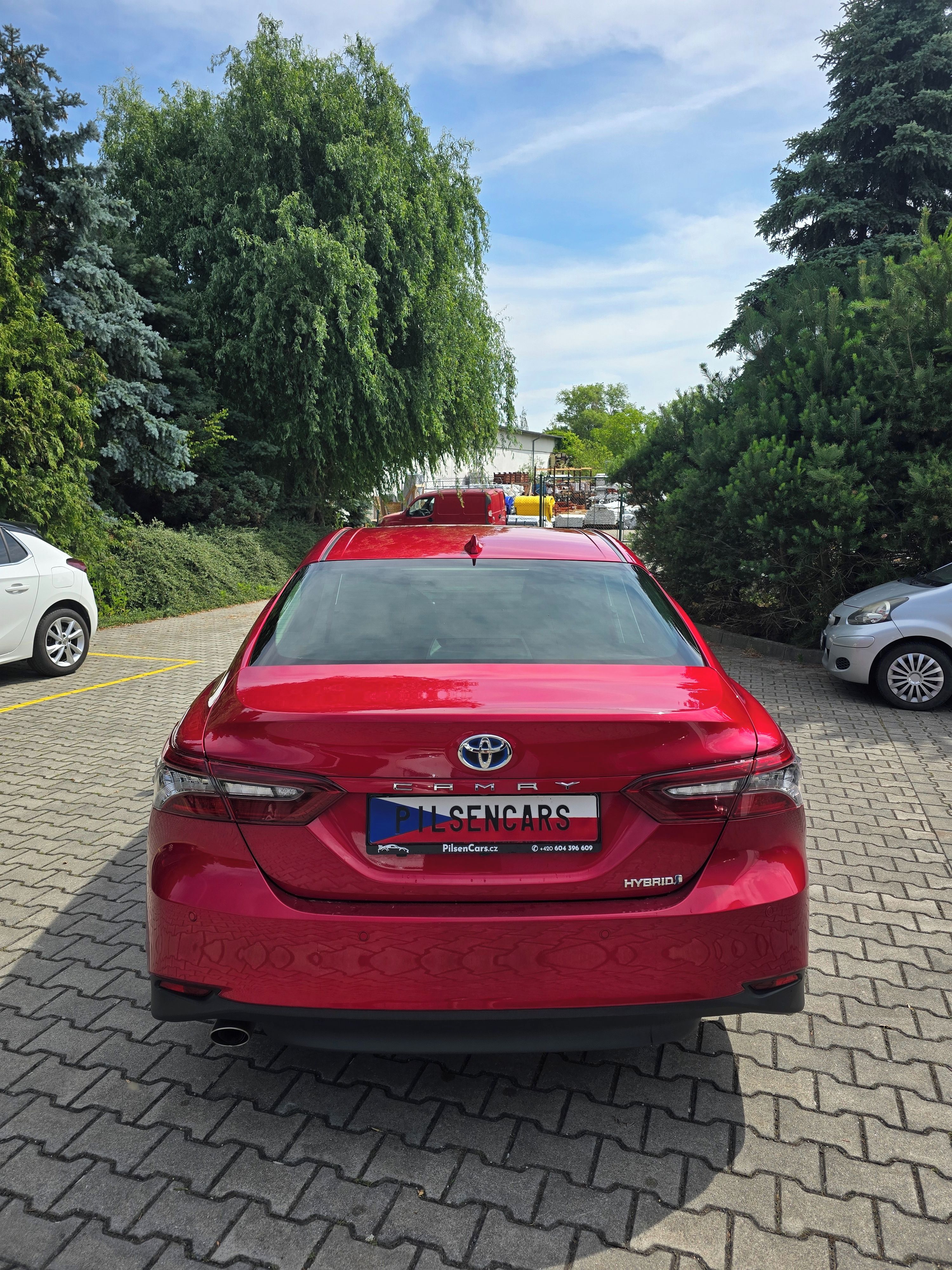 Toyota Camry, 2.5 Hybrid e-CVT EXECUTIVE VIP - fotka 4