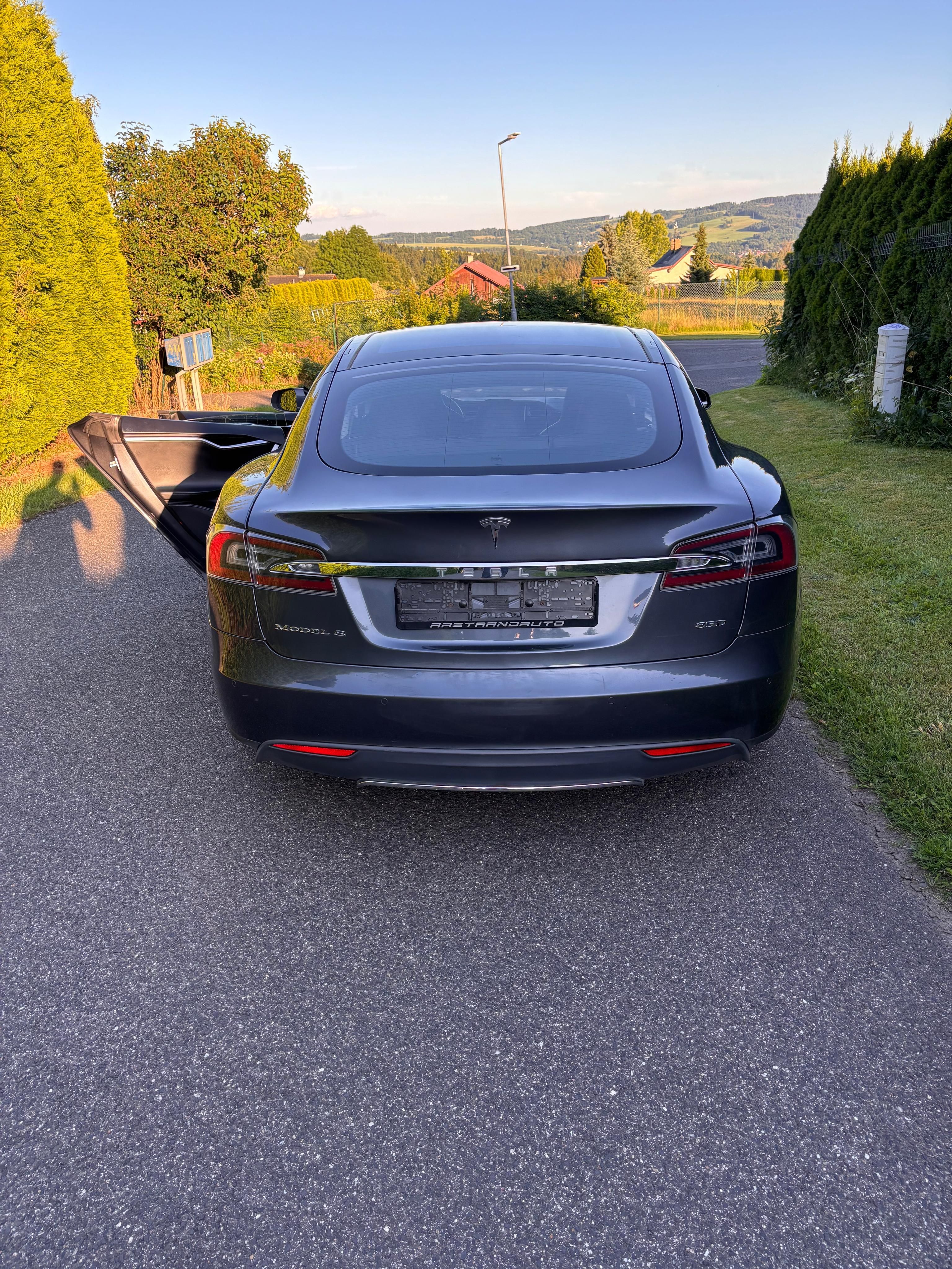 Tesla Model S, 85D AWD 89%SOH Servisováno - fotka 4