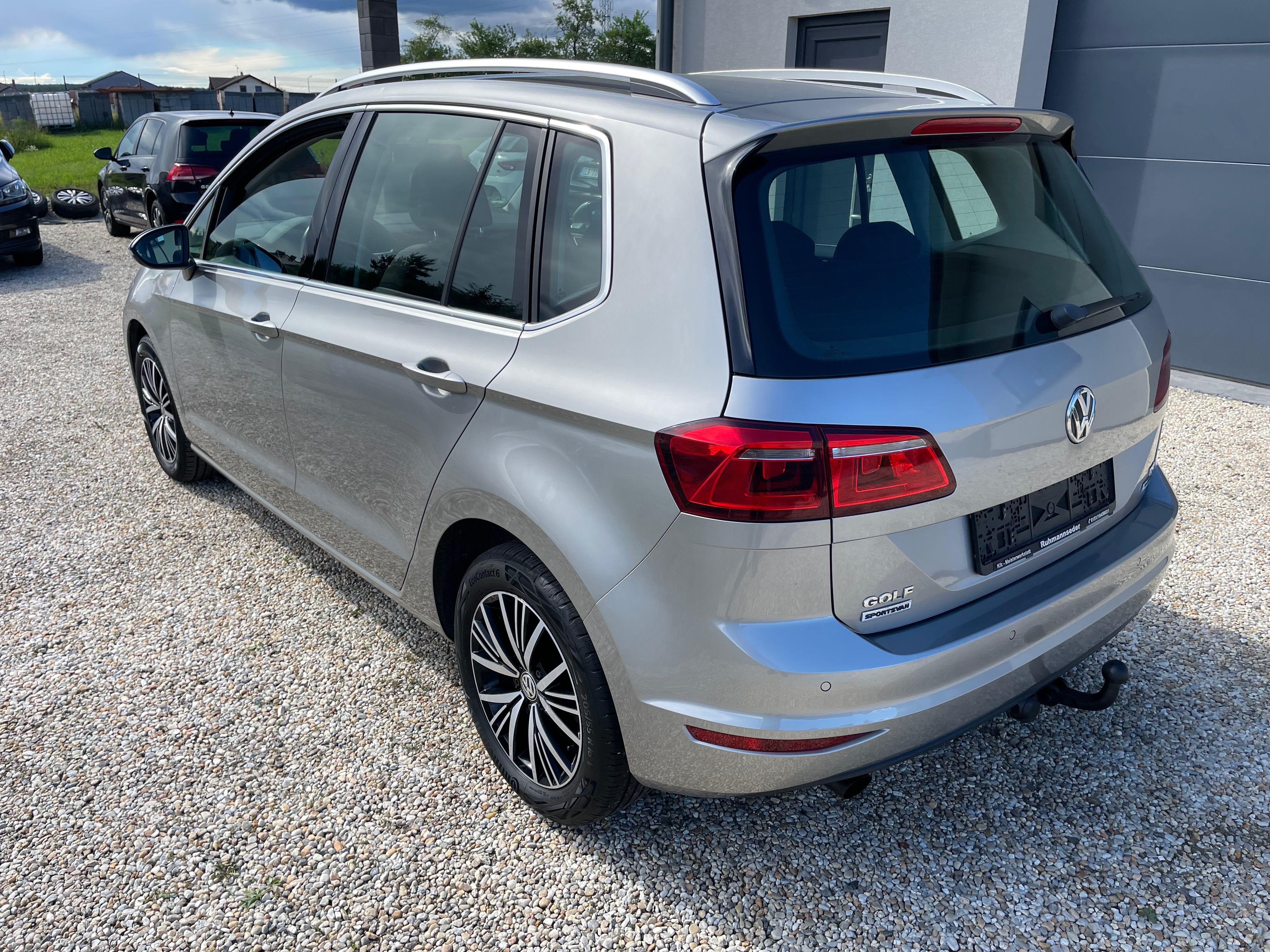 Volkswagen Golf Sportsvan, 1,2 TSI HIGHLINE TOP STAV - fotka 3
