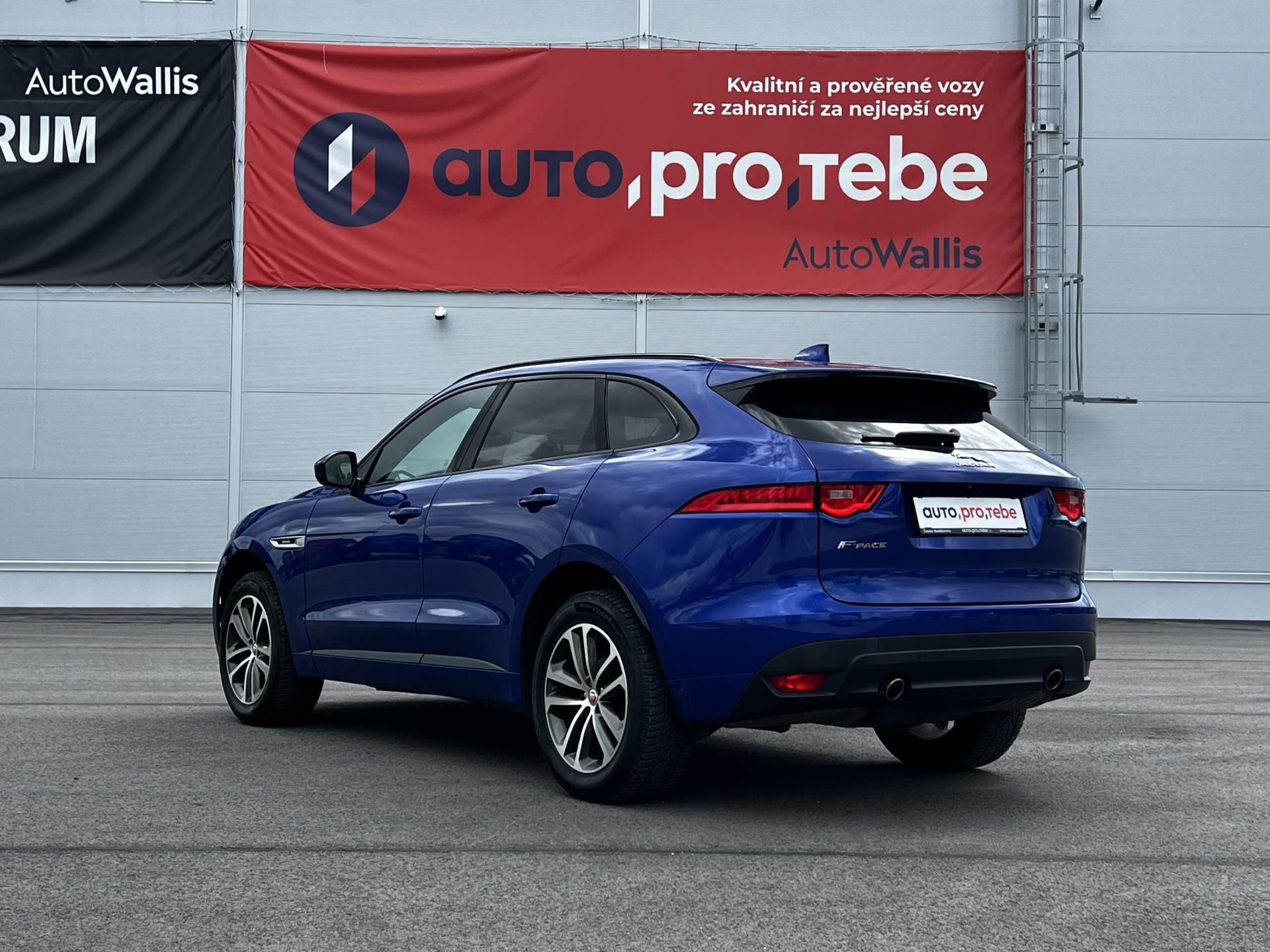 Jaguar F-Pace, 25D AWD 177kW R-Sport DPH TZ - fotka 5