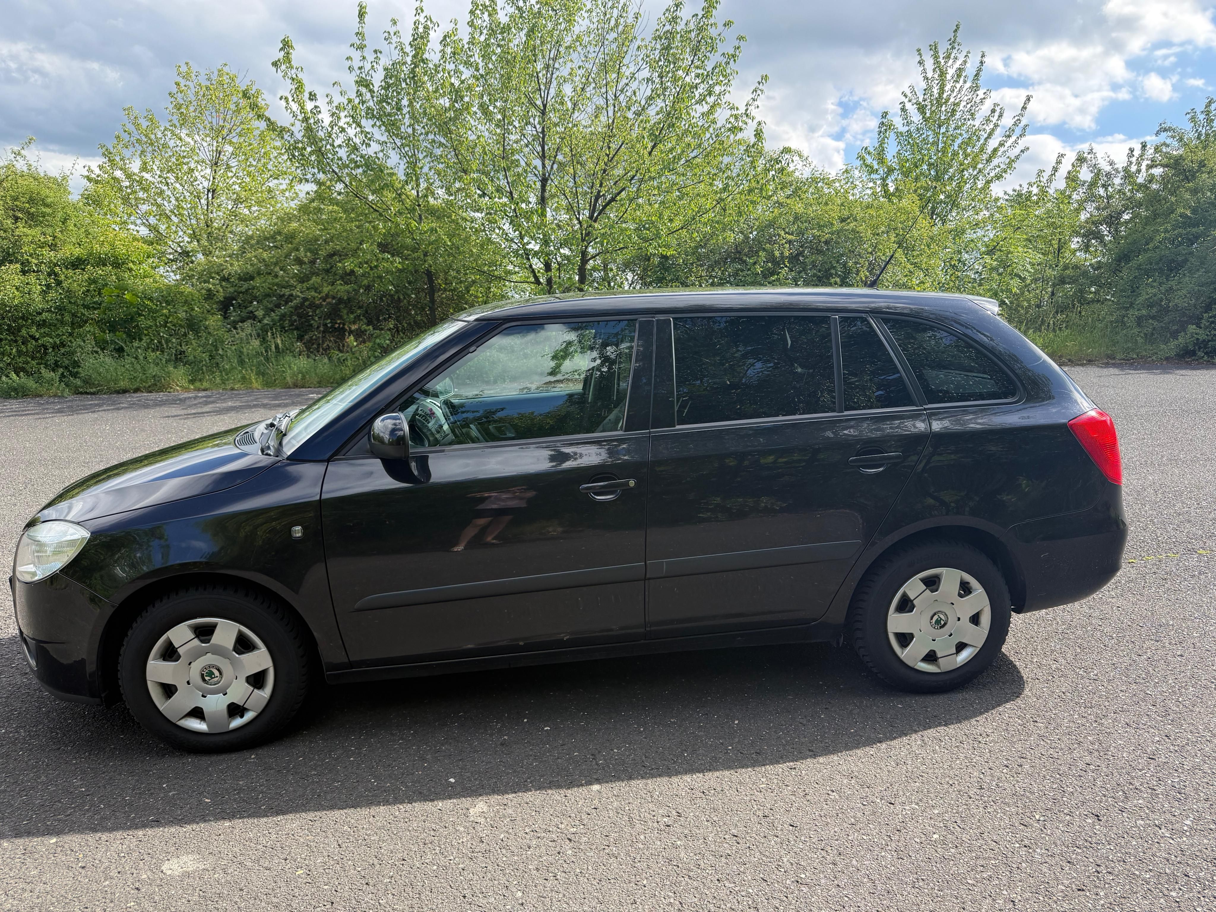 Škoda Fabia, II.1,4 16V, výbava Elegance - fotka 3