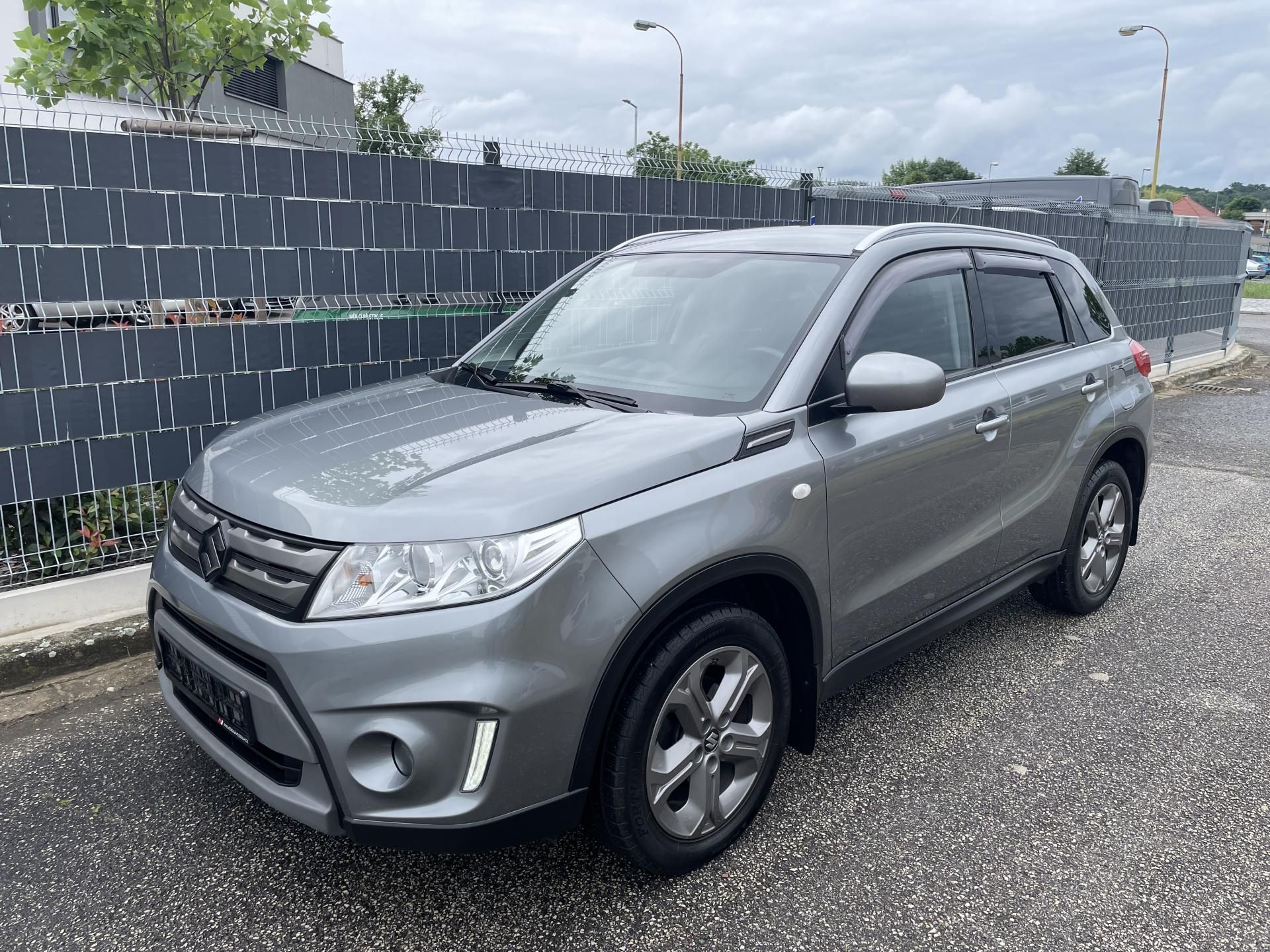 Suzuki Vitara, 1.6 VVTI 88kW 4x4 - 66 000 km - fotka 2