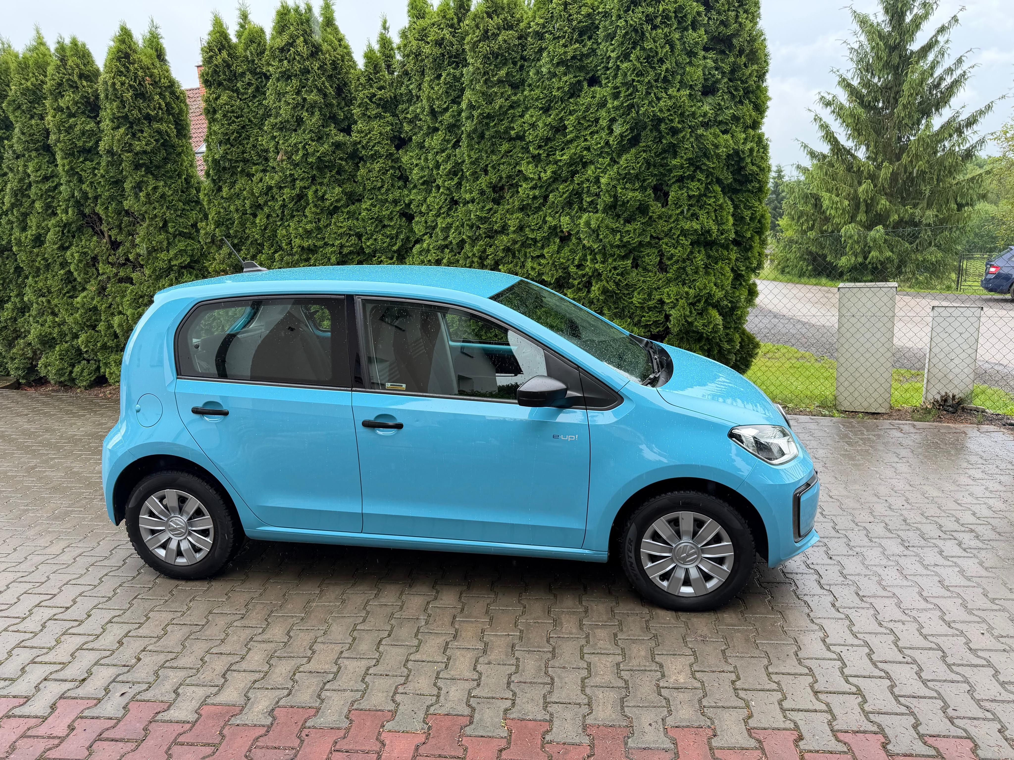 Volkswagen e-up, 60 kw , serviska , Top stav - fotka 2