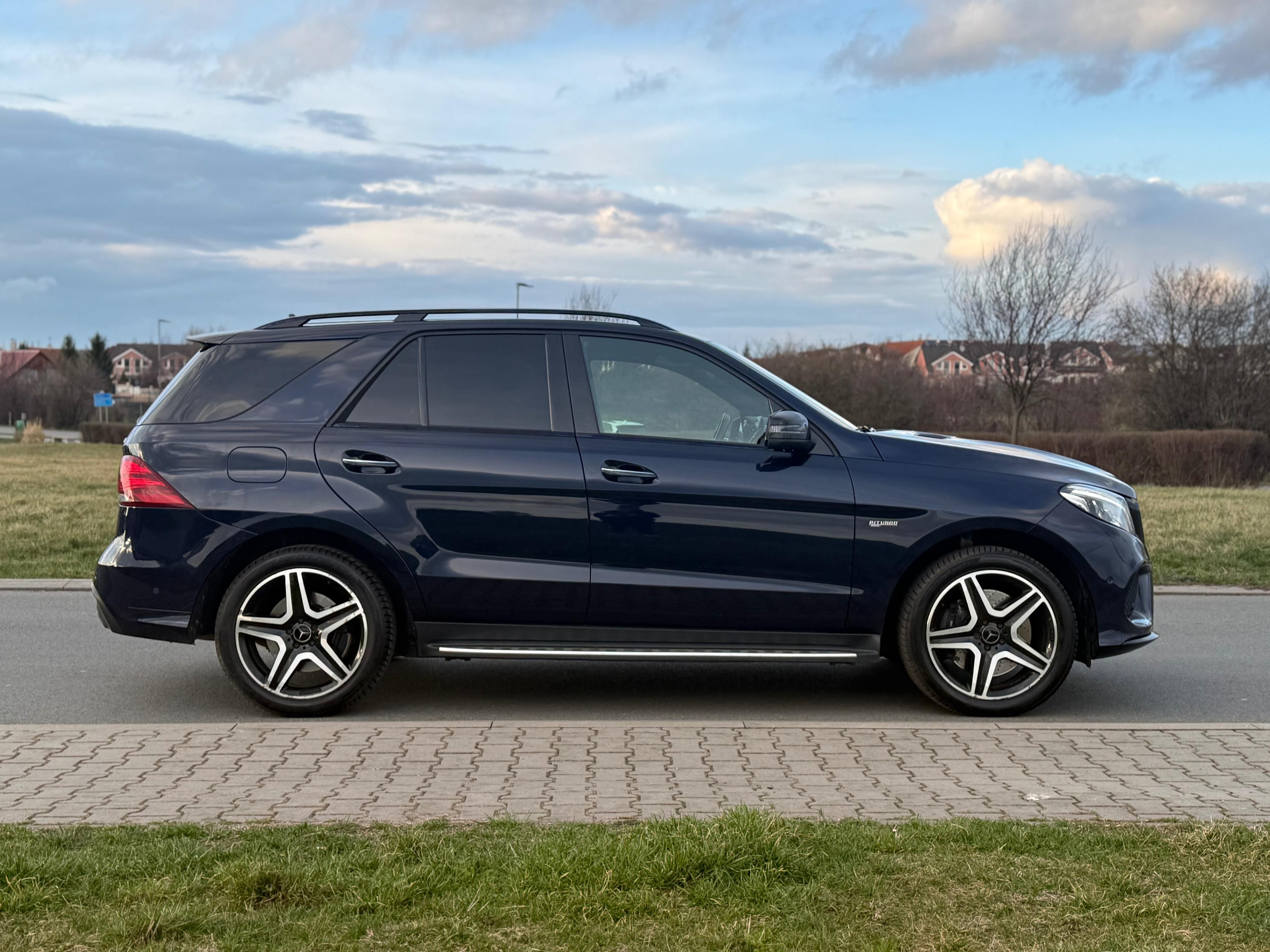 Mercedes-Benz GLE, 43 AMG - fotka 2