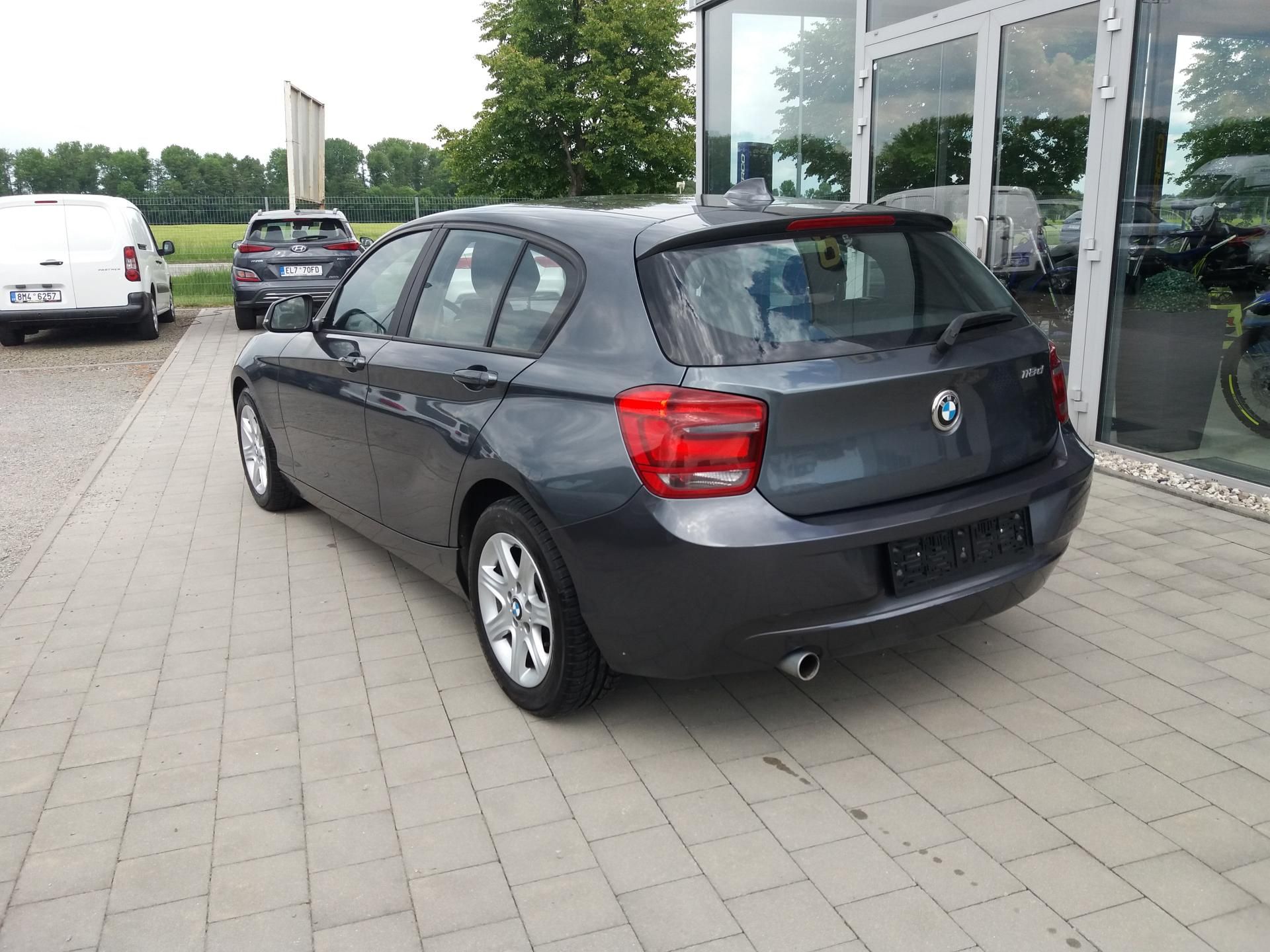 BMW Řada 1, 118d,2.0D 105kW,AUTOMAT!! - fotka 6