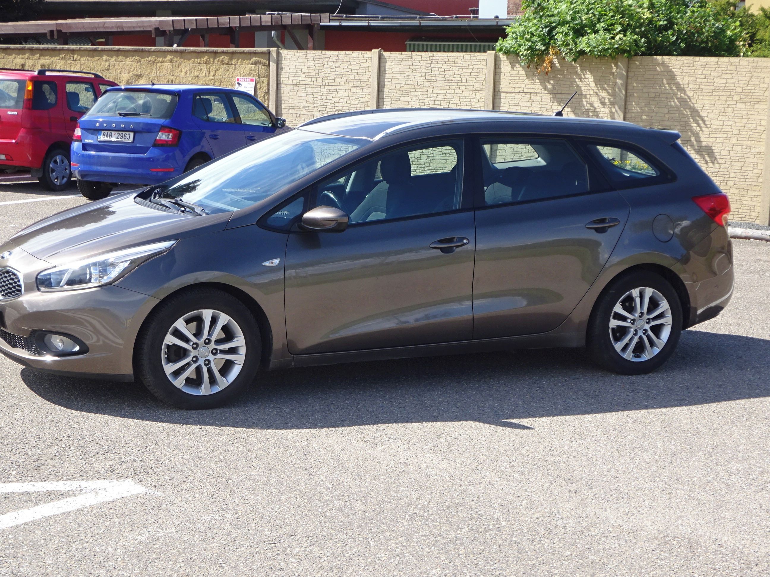 Kia Cee´d, 1.4i (73 KW) Koupeno v ČR - fotka 3