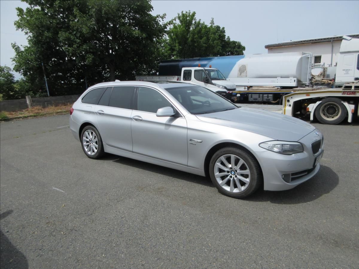 BMW Řada 5, 525D xDrive, Panorama, HeadUp - fotka 2