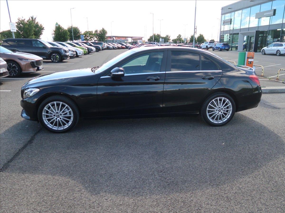 Mercedes-Benz Třídy C, 1,6 180d BlueTEC - fotka 3