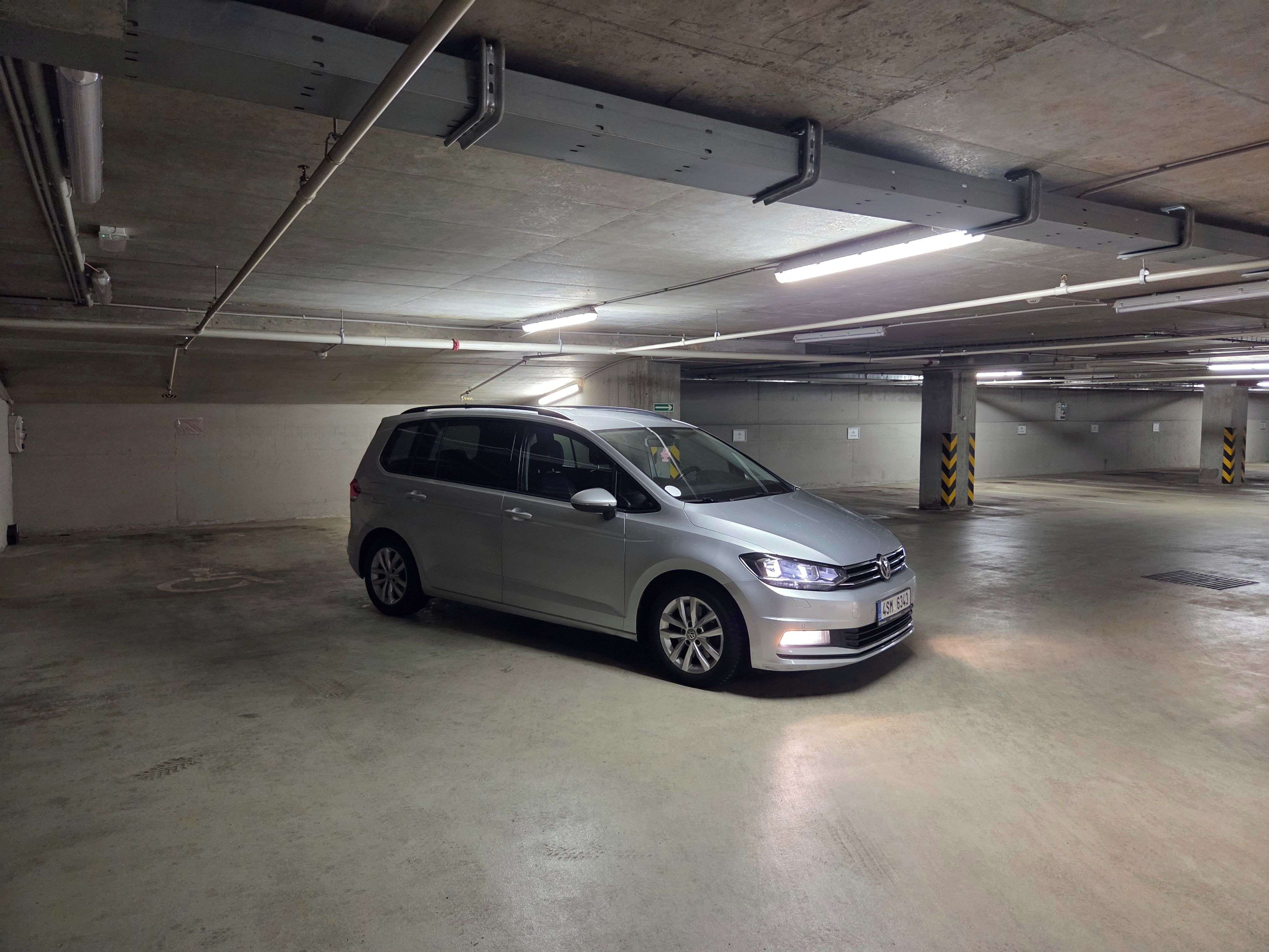 Volkswagen Touran - fotka 2