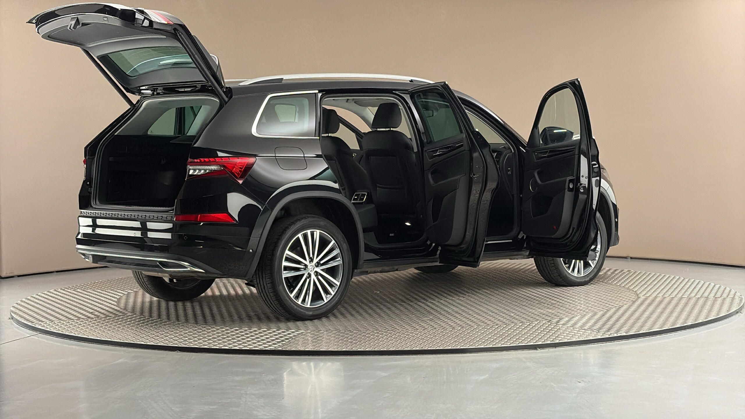 Škoda Kodiaq, 2.0 TDI DSG 4x4 L&K - fotka 6