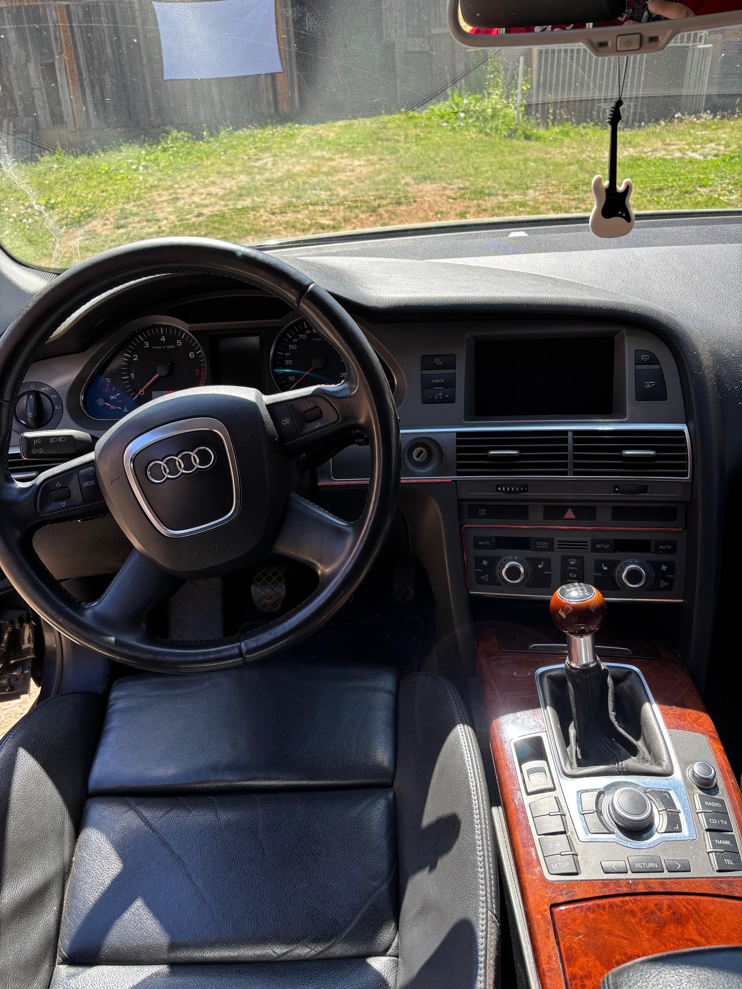 Audi A6 Avant, 3,2 Benzín - fotka 3