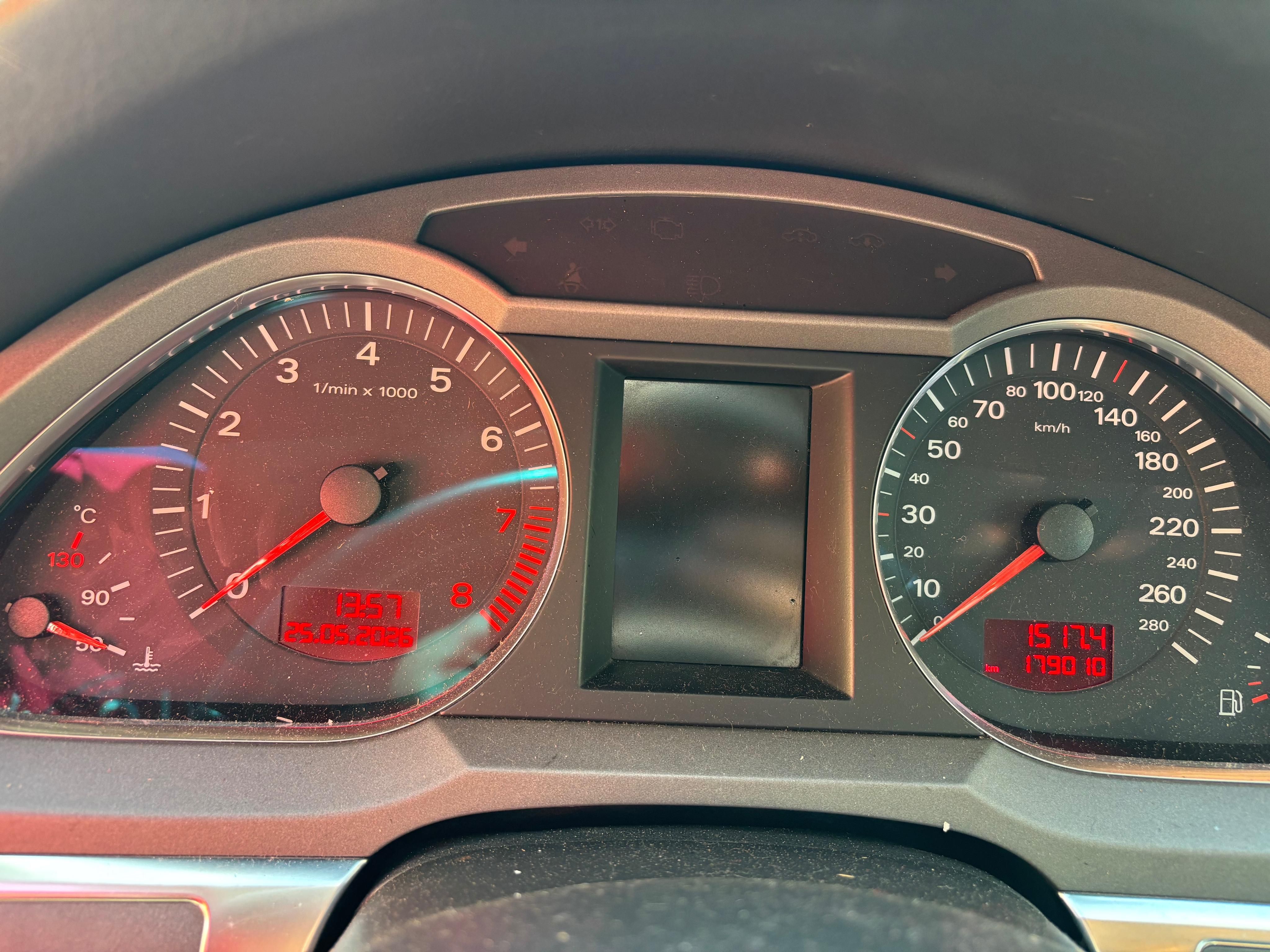Audi A6 Avant, 3,2 Benzín - fotka 2