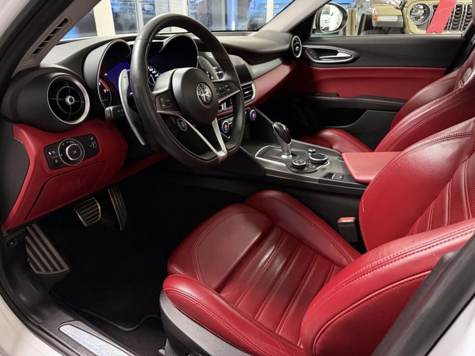 Alfa Romeo Giulia, 2.0 T 280k AT8 ZF Q4 4x4 - fotka 6