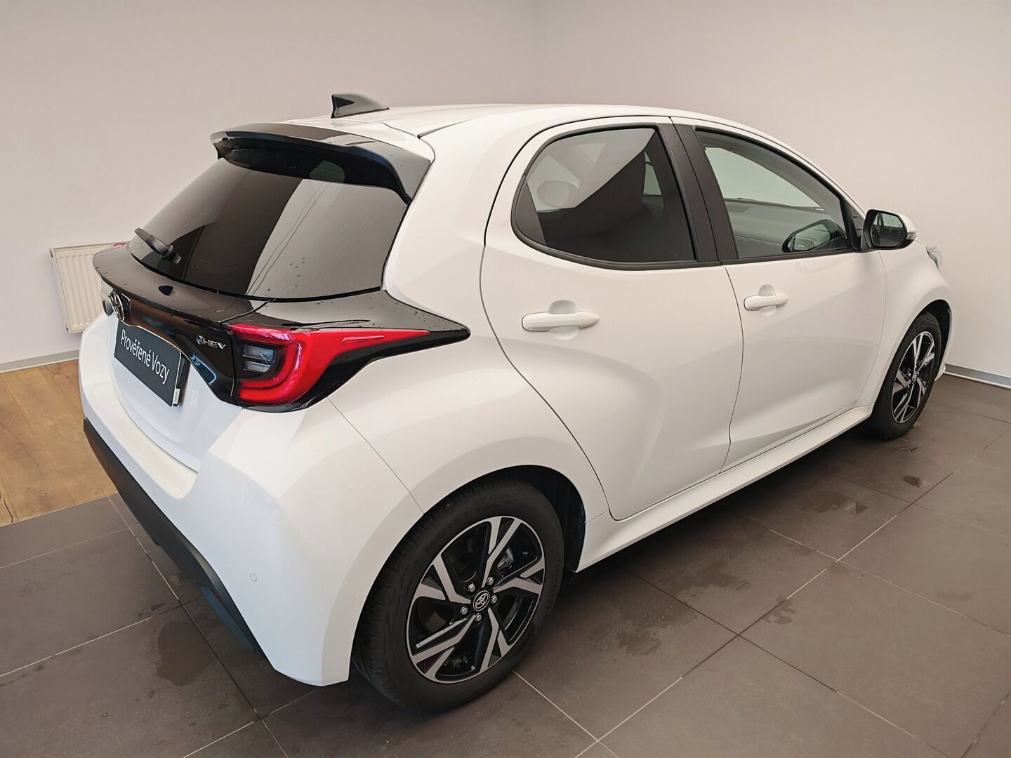 Toyota Yaris, 1.5 Hybrid e-CVT Style - fotka 6
