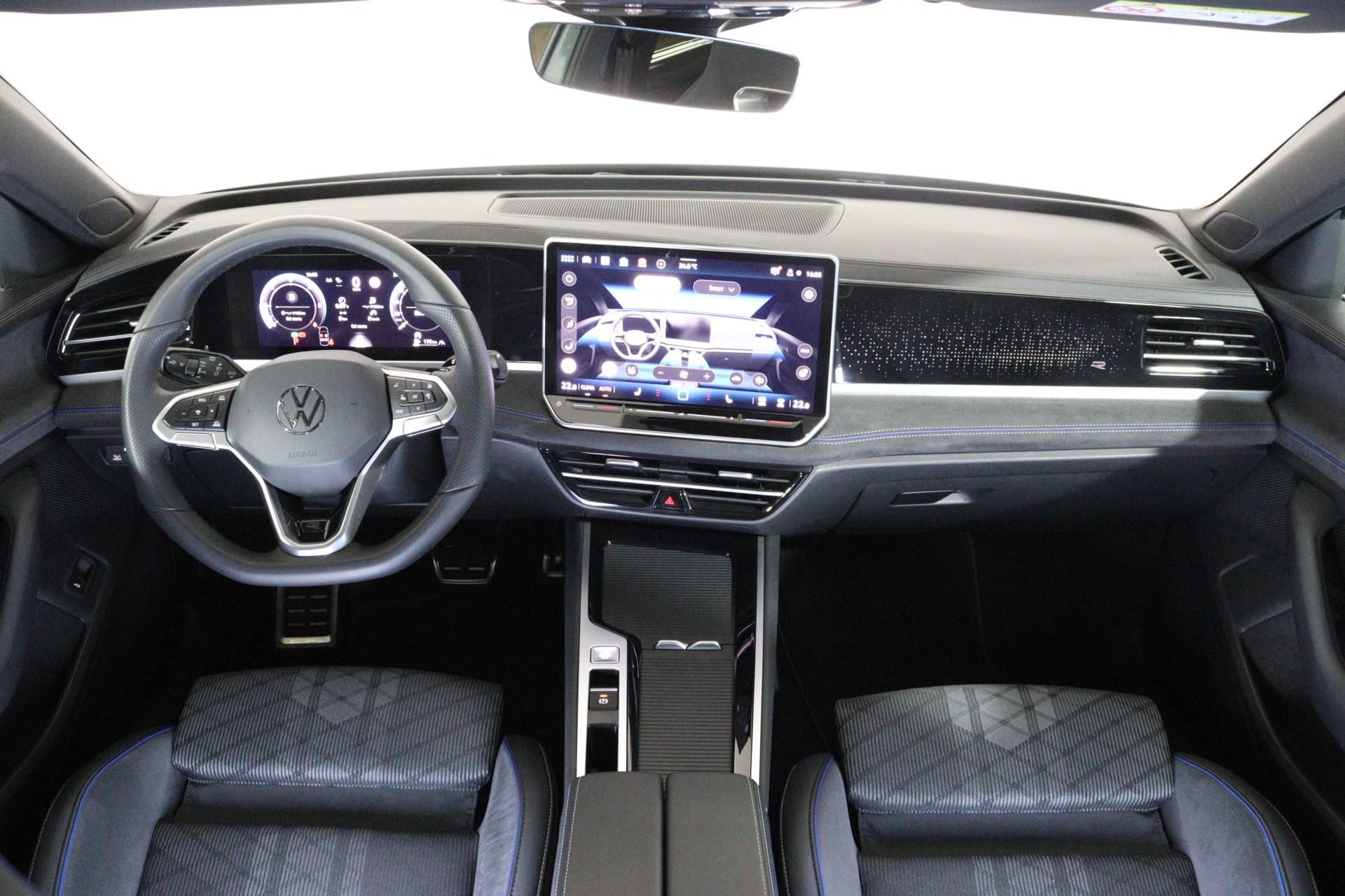 Volkswagen Passat, R-Line 2,0 TDI 142 kW 4MOTION/ - fotka 5