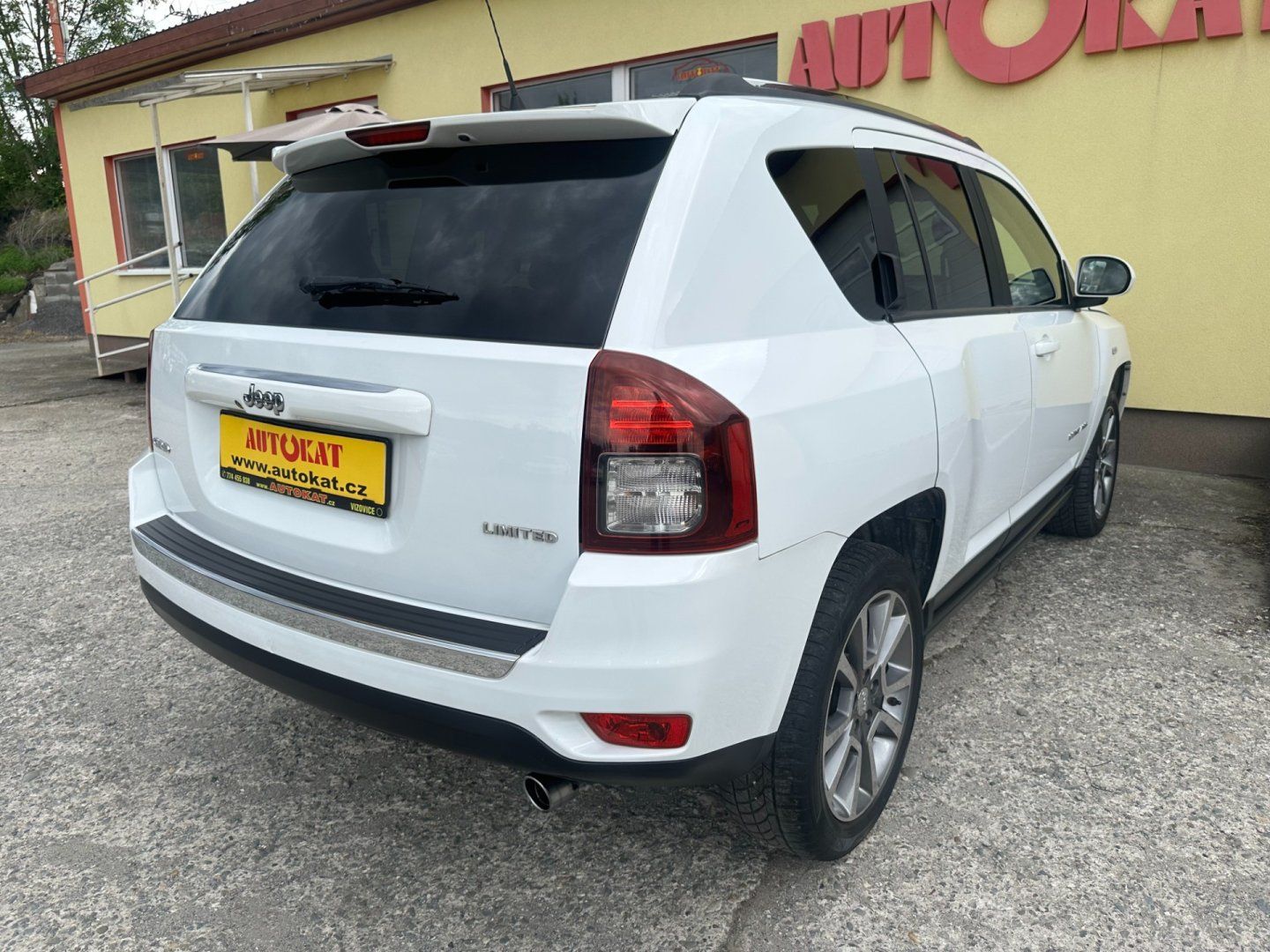 Jeep Compass, 2.2CRDi NAVI/VÝHŘEV/1 MAJ - fotka 3