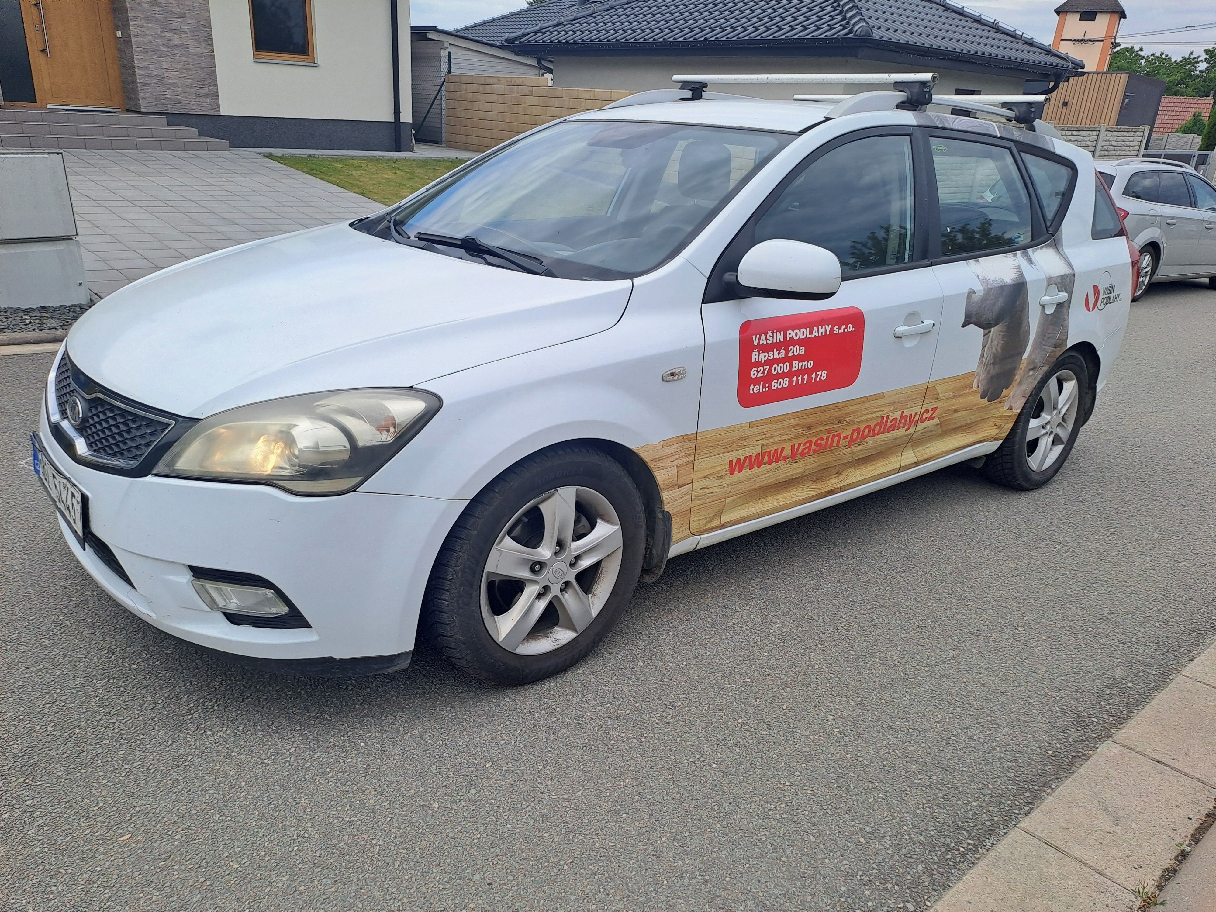 Kia Cee´d, 1.MAJ,SERVISOVANÝ VŮZ,DPH - fotka 2
