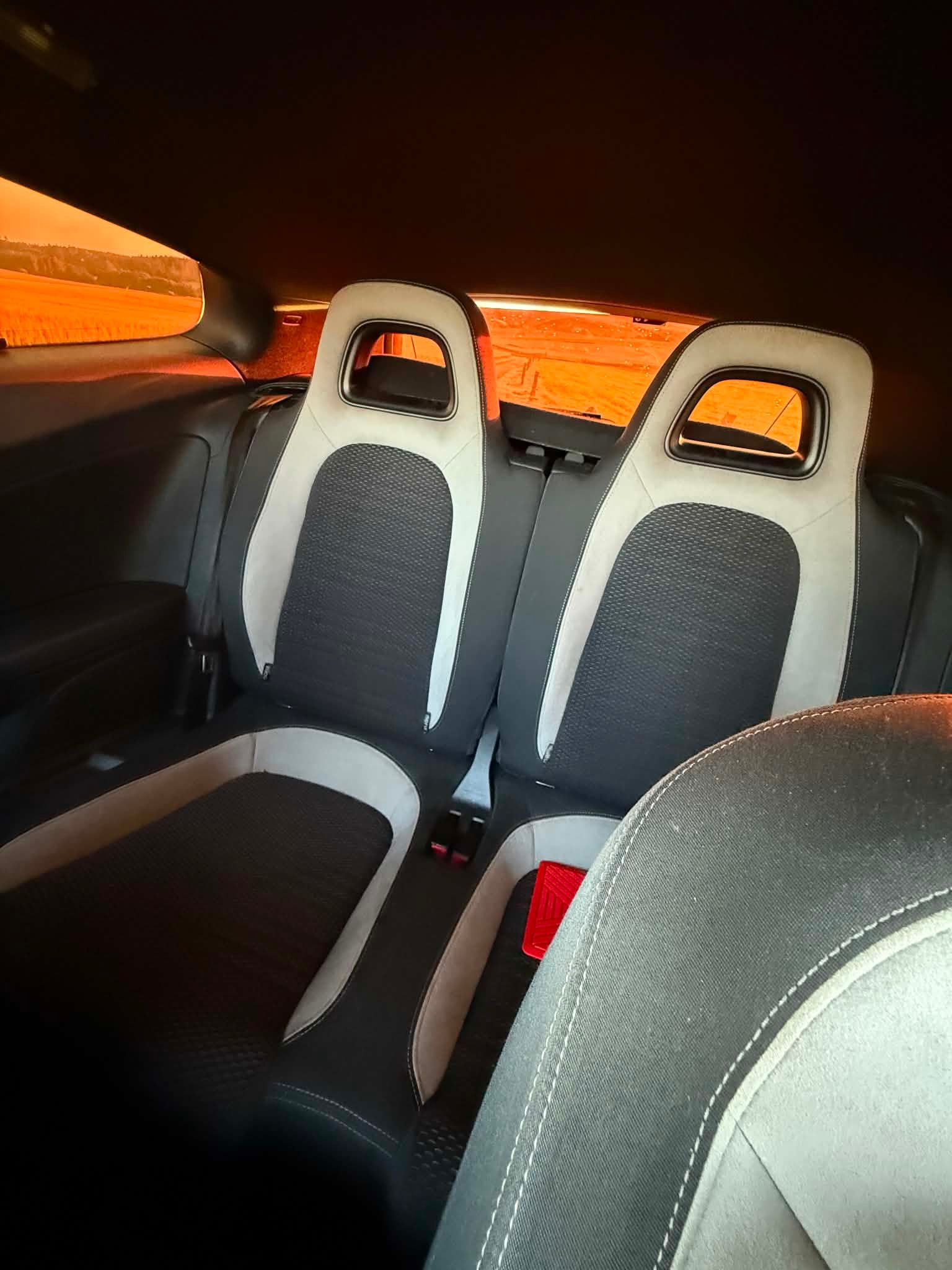 Volkswagen Scirocco, Scirocco 2.0TDI R-LINE - fotka 5