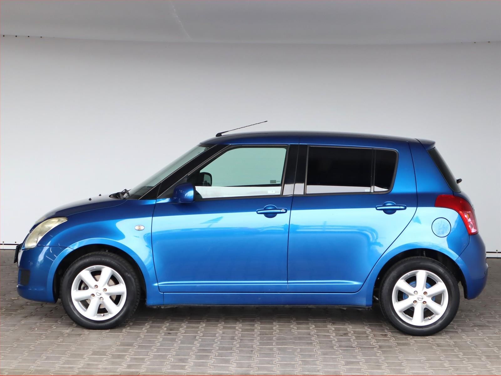 Suzuki Swift, 1.3 - fotka 3