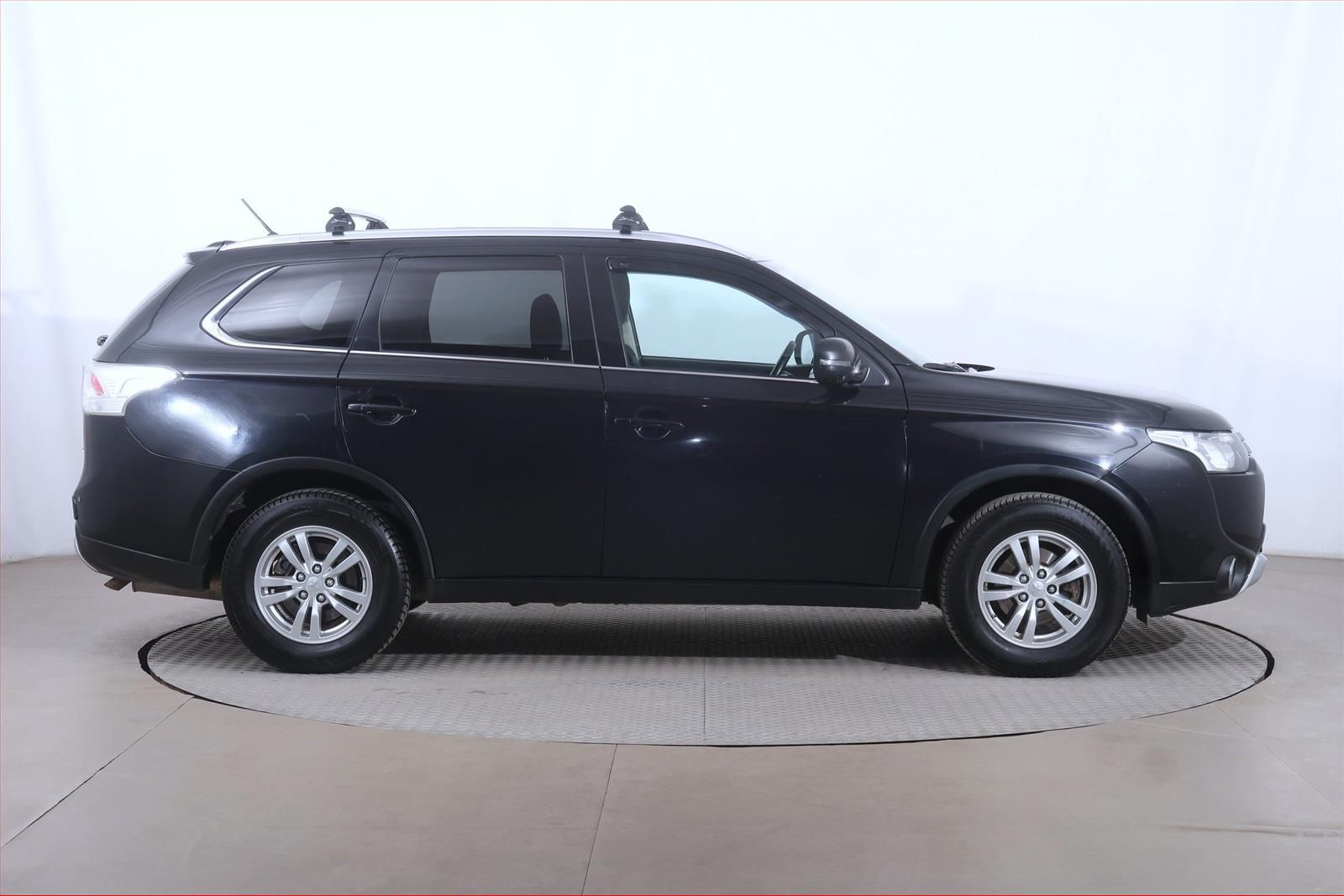 Mitsubishi Outlander, 2.2 DI-D, 4X4, Serv.kniha - fotka 6