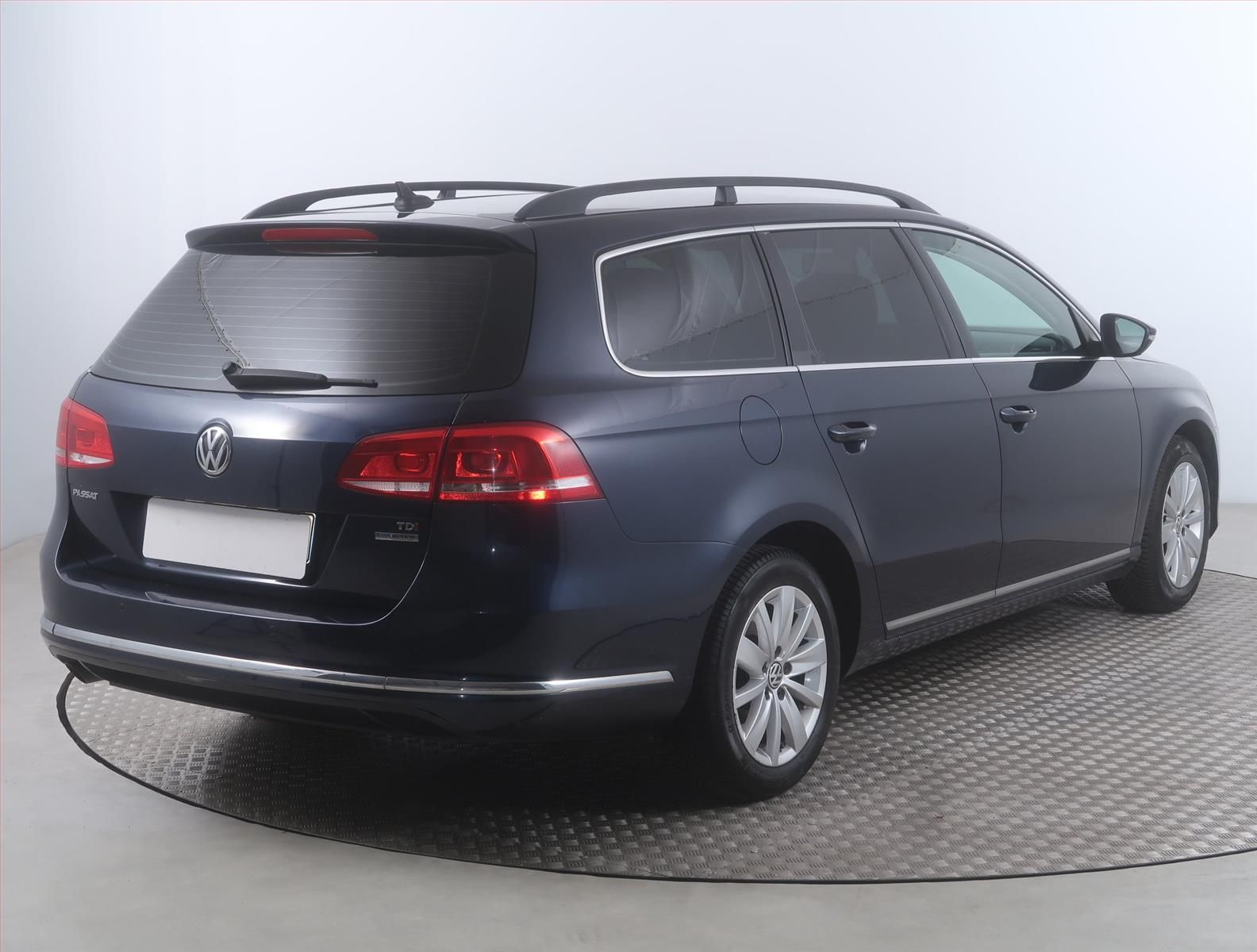 Volkswagen Passat, 1.6 TDI, Comfortline - fotka 5