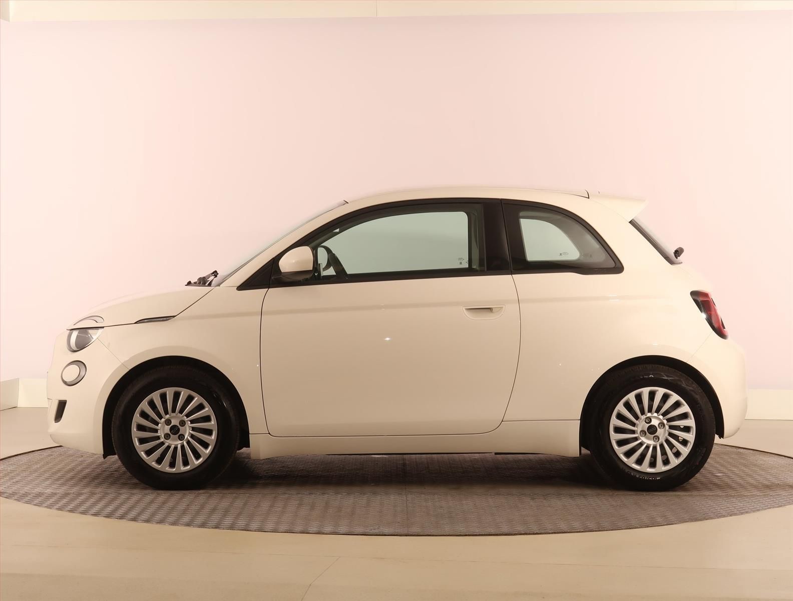Fiat 500E, 24 kWh, SoH 93%, Automat - fotka 3
