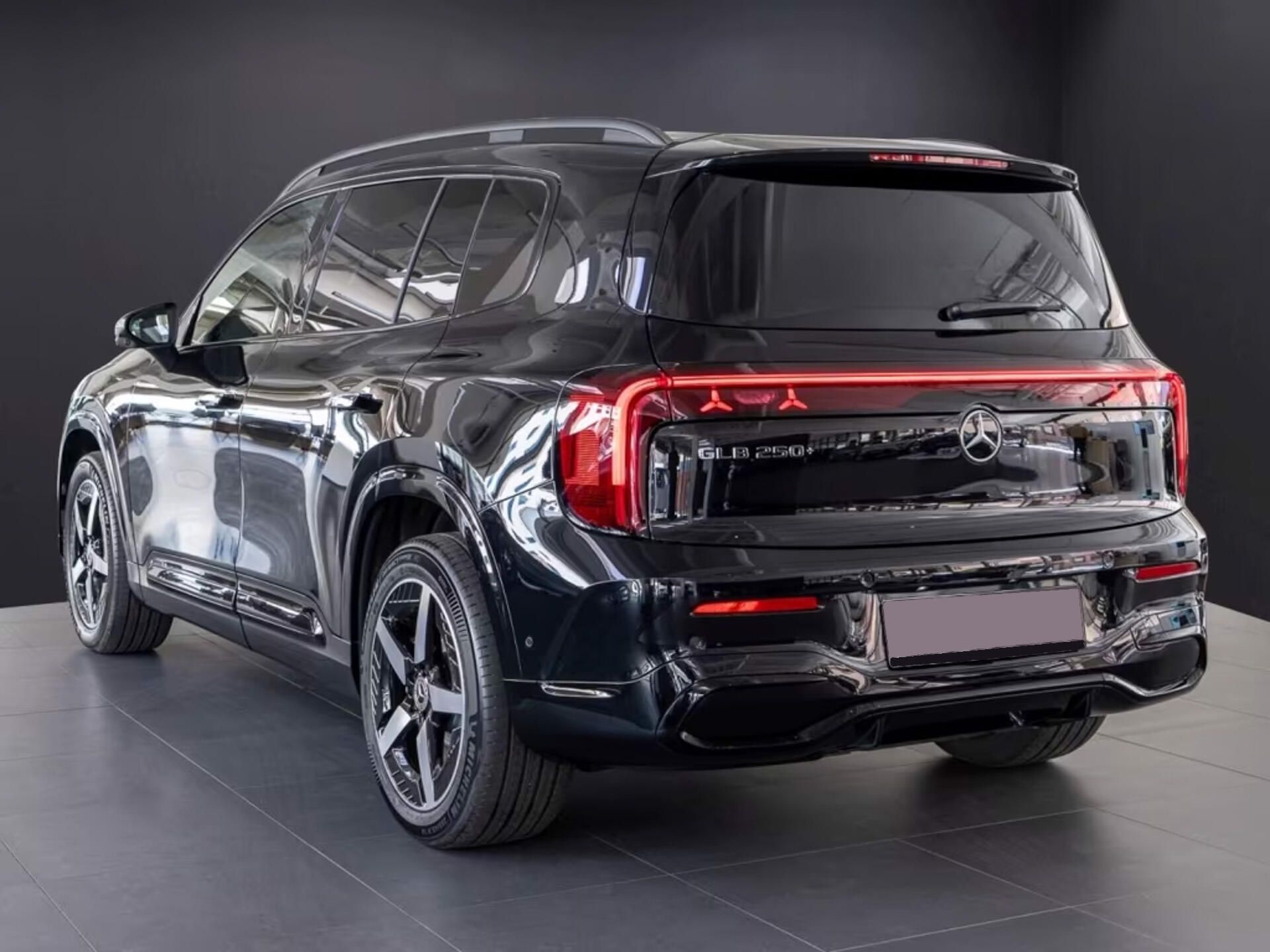 Mercedes-Benz GLB, 250+ AMG Superscreen Burm Pano - fotka 4