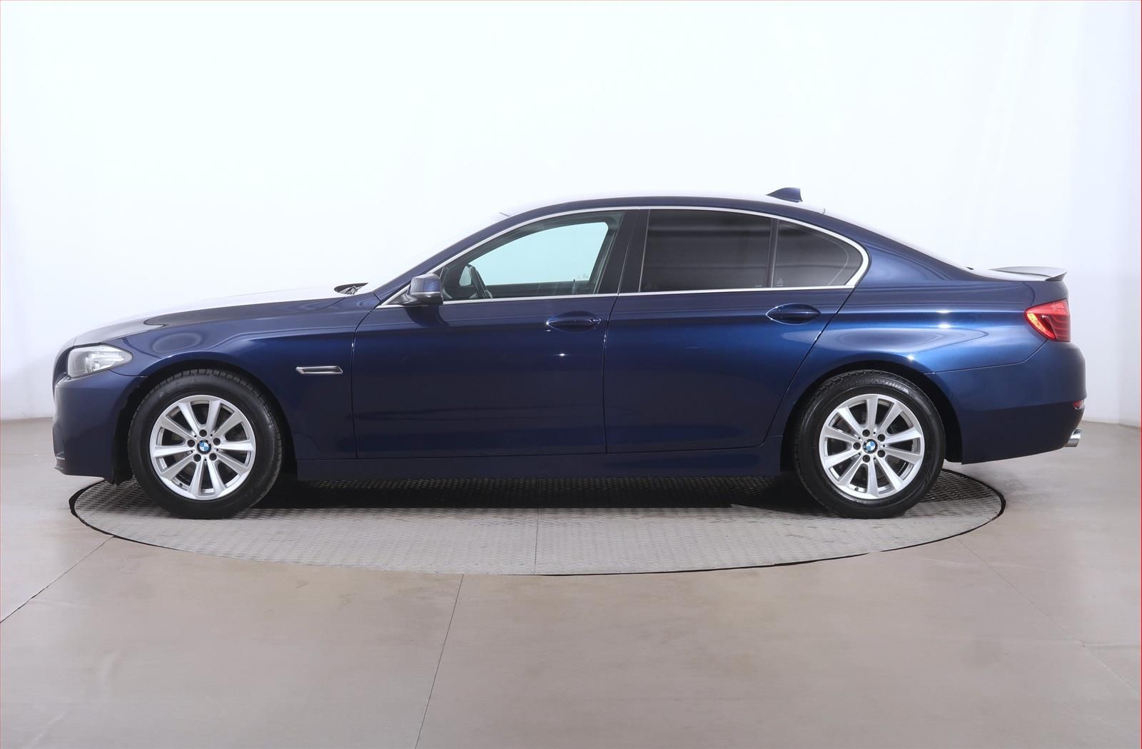 BMW Řada 5, 518d, Automat - fotka 3