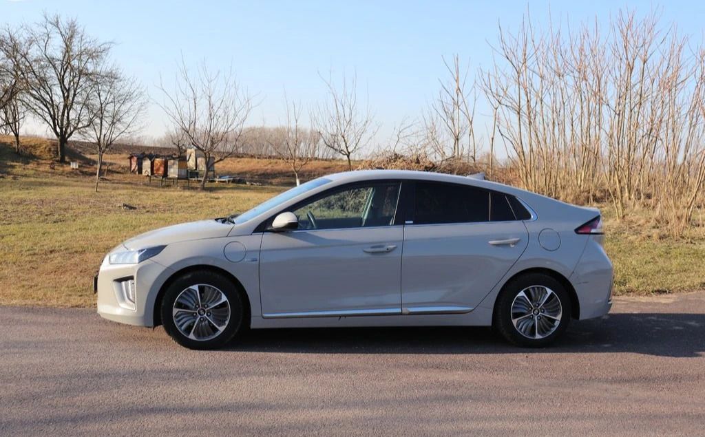 Hyundai Ioniq, PHEV Plug-in Hybrid - fotka 2