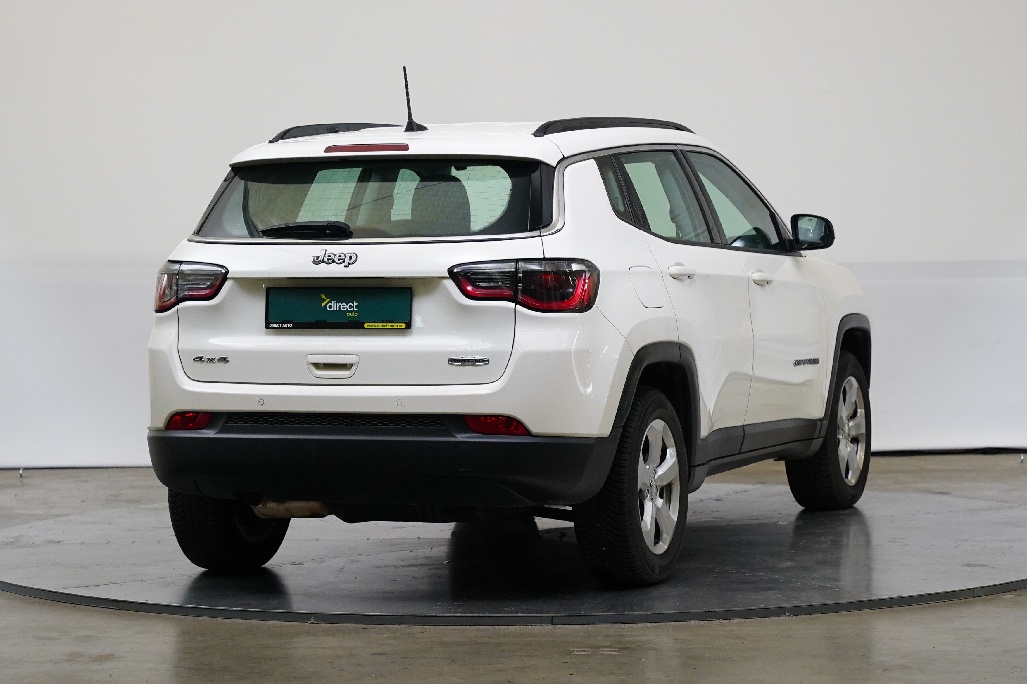 Jeep Compass, 2.0 M-Jet 103 kW 4WD Longitude - fotka 3