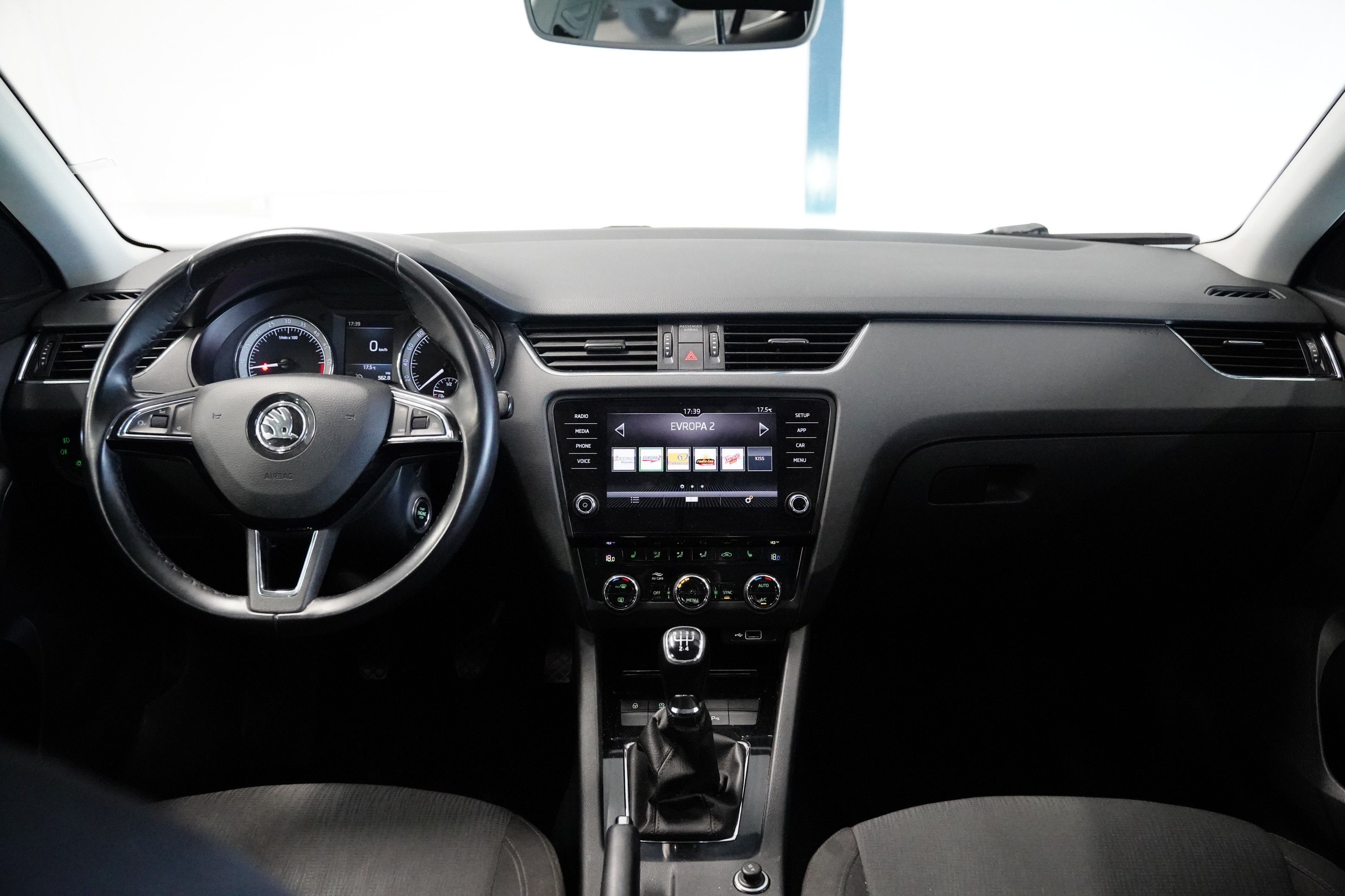 Škoda Octavia, 1.6 TDI 85 kW Style - fotka 5