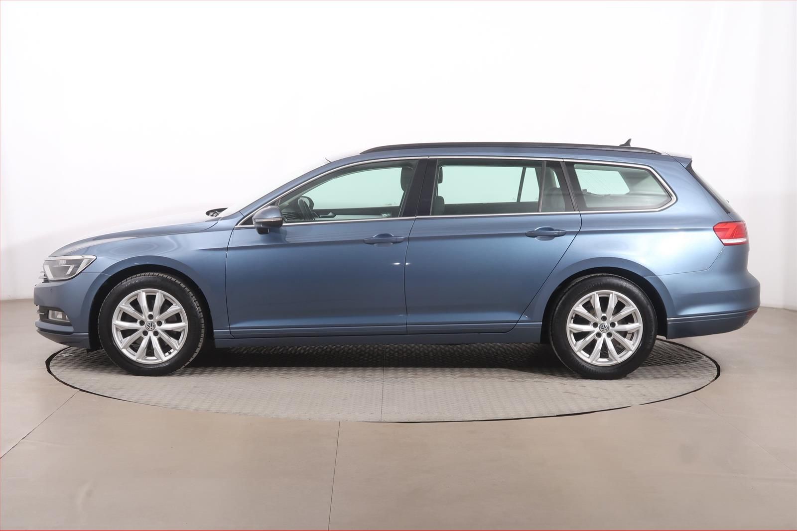 Volkswagen Passat, 2.0 TDI, Comfortline, Automat - fotka 3