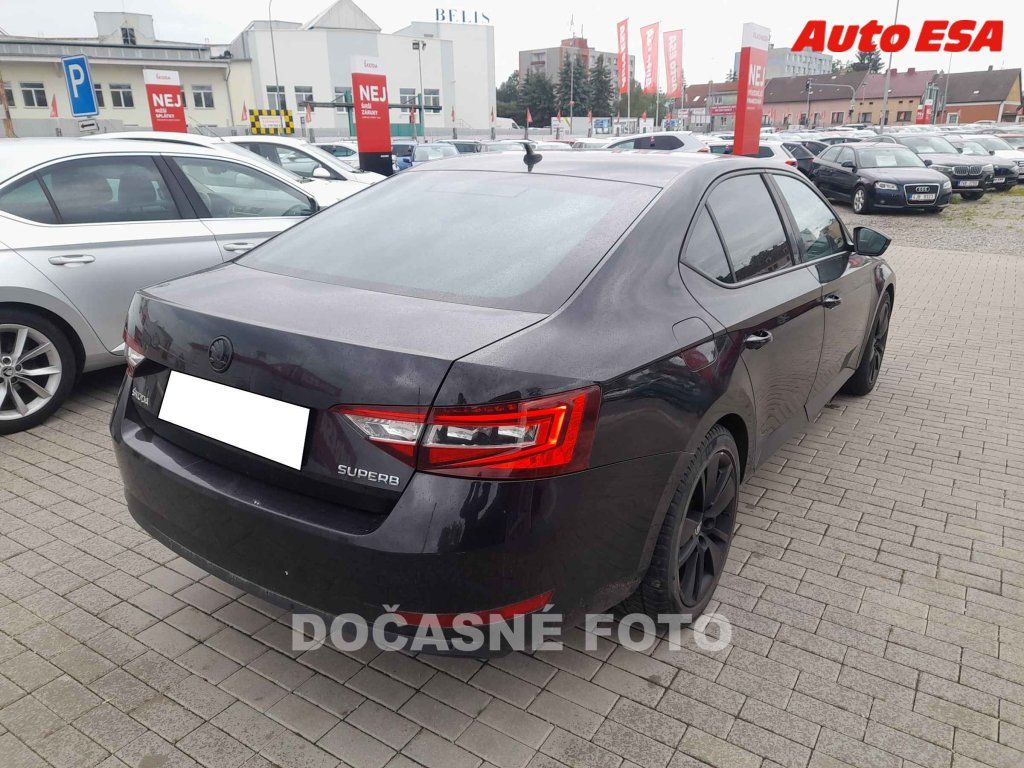 Škoda Superb, 1.6 TDi,ČR - fotka 2