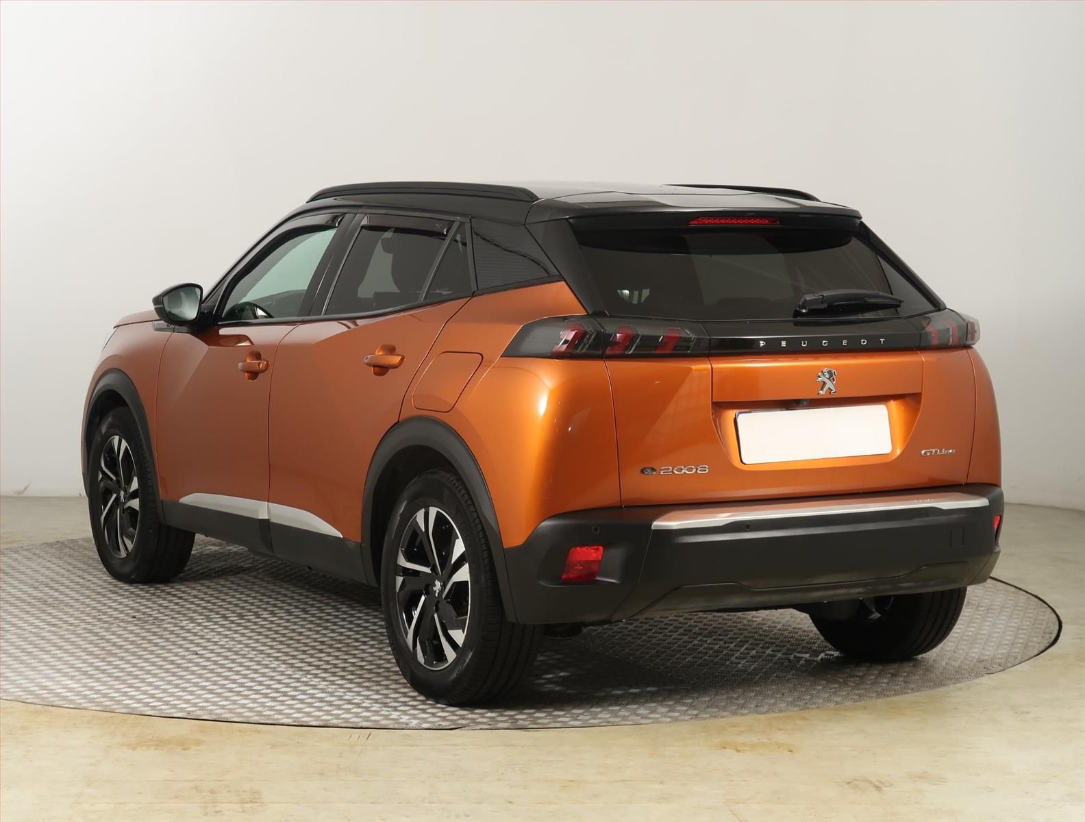 Peugeot 2008, 50 kWh, SoH 91%, GT, Automat - fotka 4