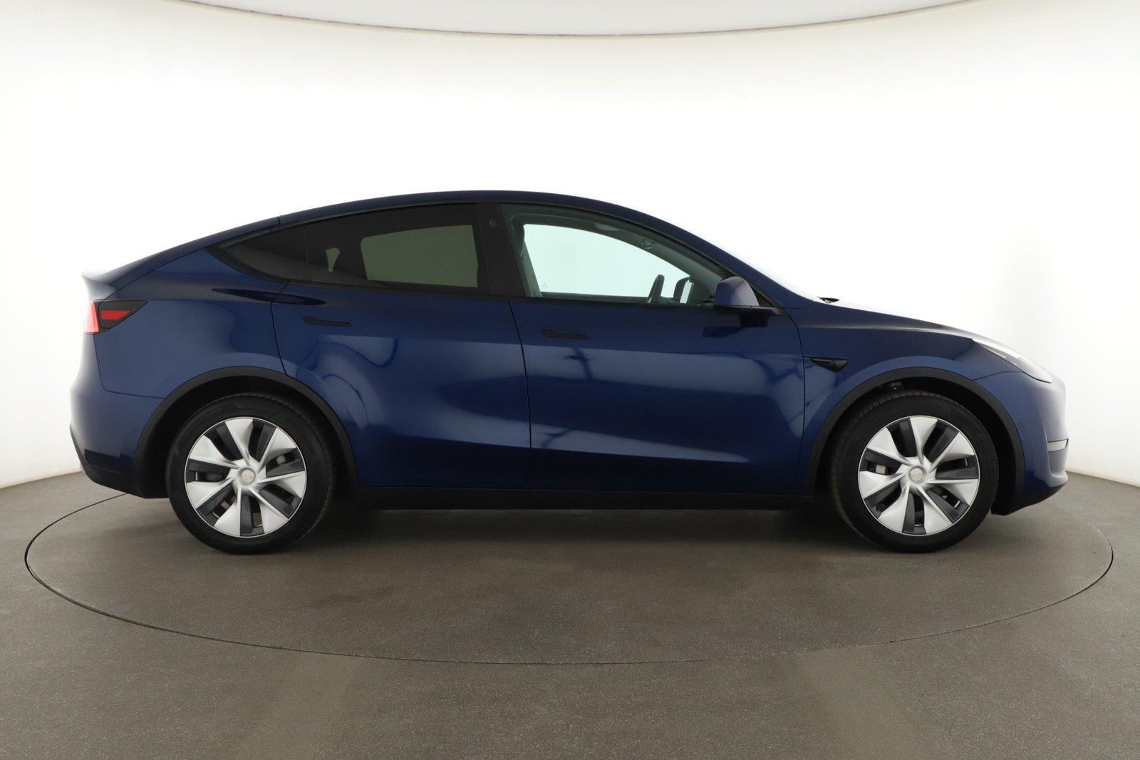 Tesla Model Y, Long Range AWD 75kWh, SoH 91% - fotka 6