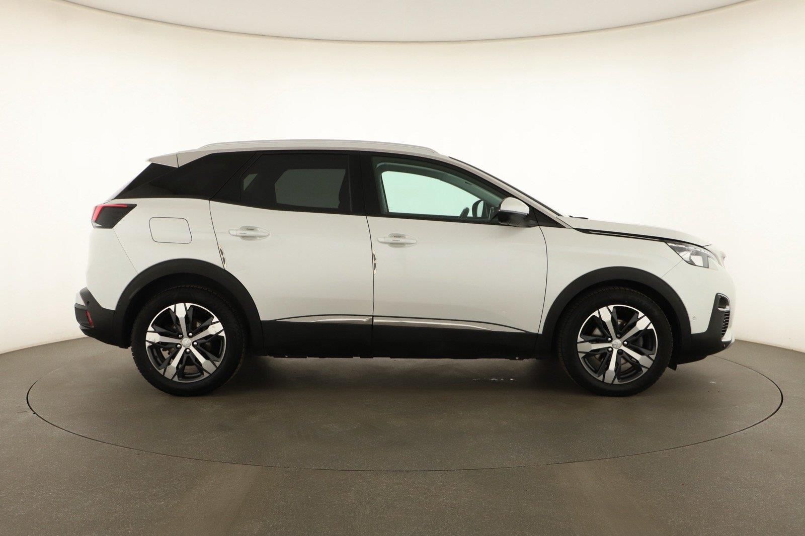 Peugeot 3008, 1.5 BlueHDi, Allure, Automat - fotka 6