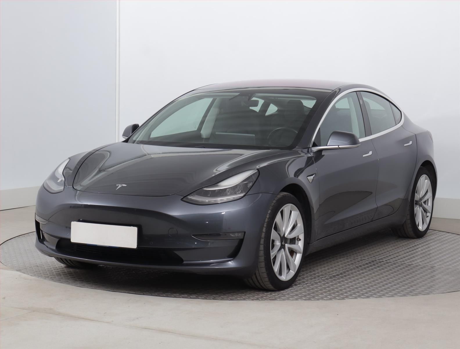 Tesla Model 3, Long Range 4WD 78kWh, SoH 83% - fotka 2