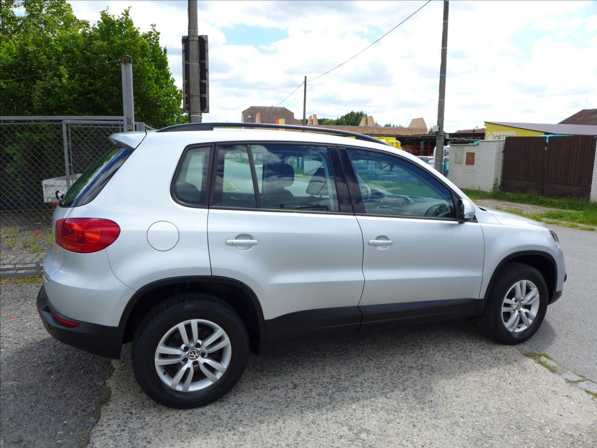 Volkswagen Tiguan, 1,4 TSI  DIGI AC, VÝHŘEV, PDC - fotka 5